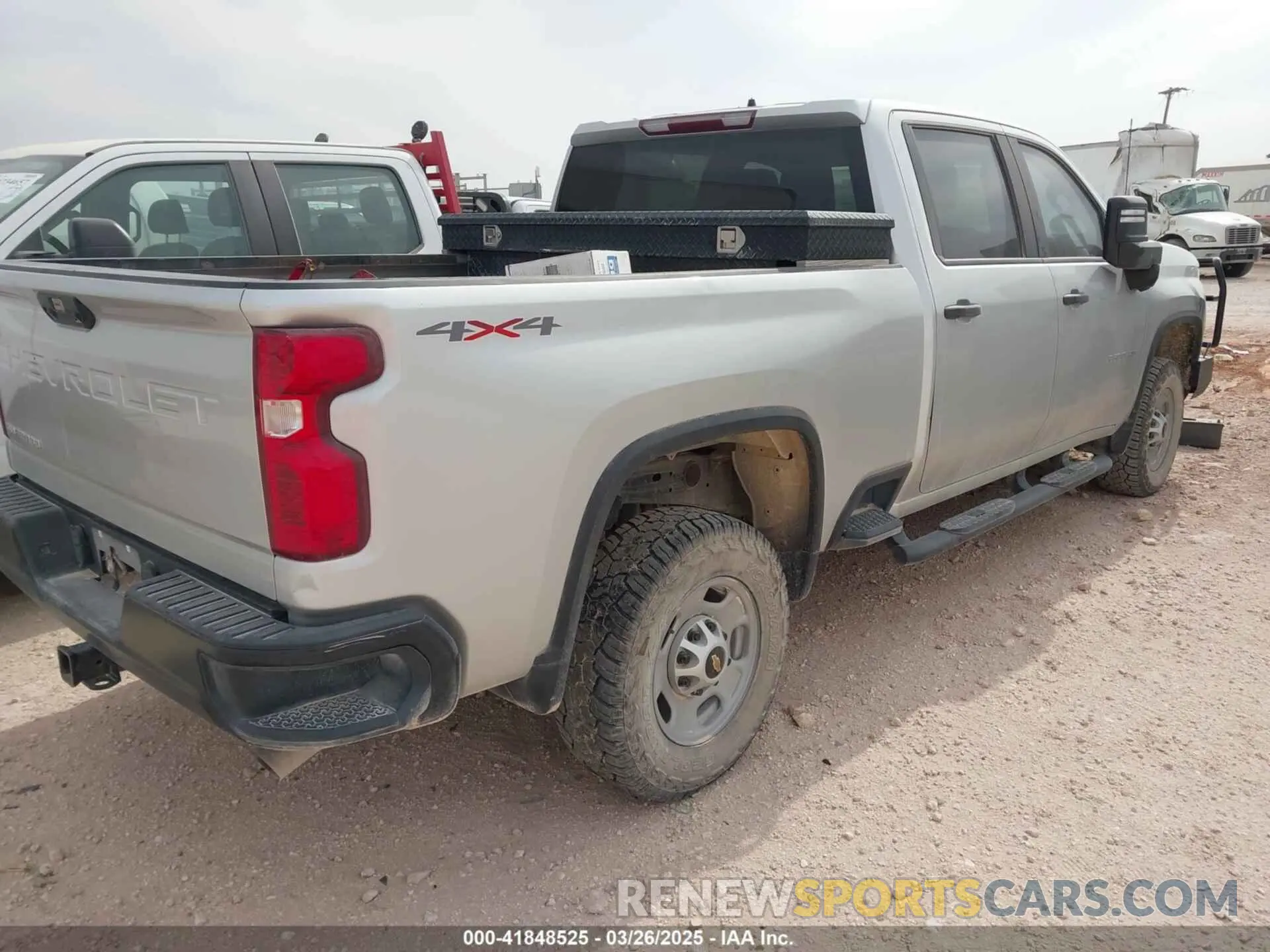 2 Photograph of a damaged car 1GC1YLE79LF161274 CHEVROLET SILVERADO 2500HD 2020