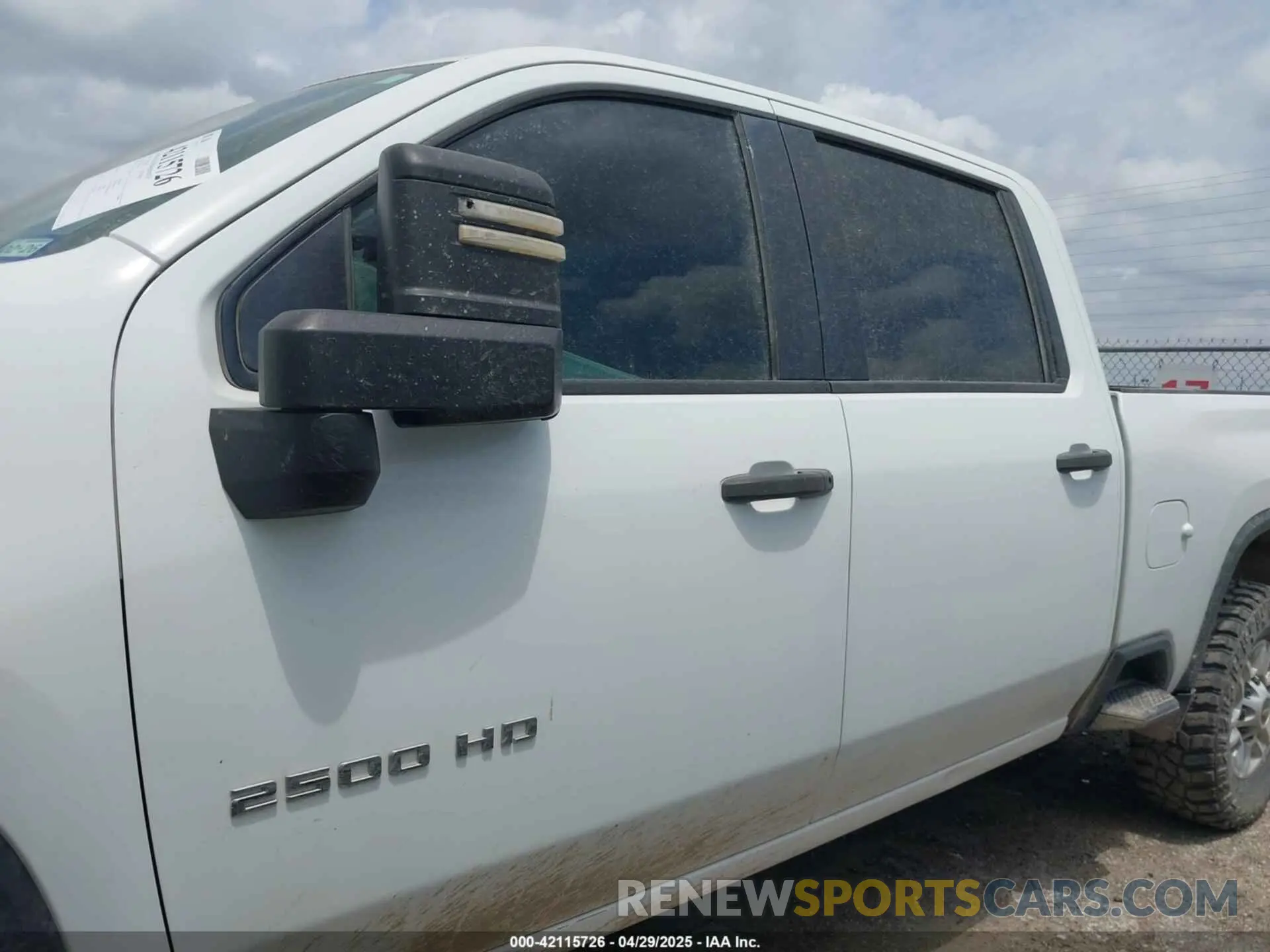 14 Photograph of a damaged car 1GC1YLEY8LF195067 CHEVROLET SILVERADO 2500HD 2020