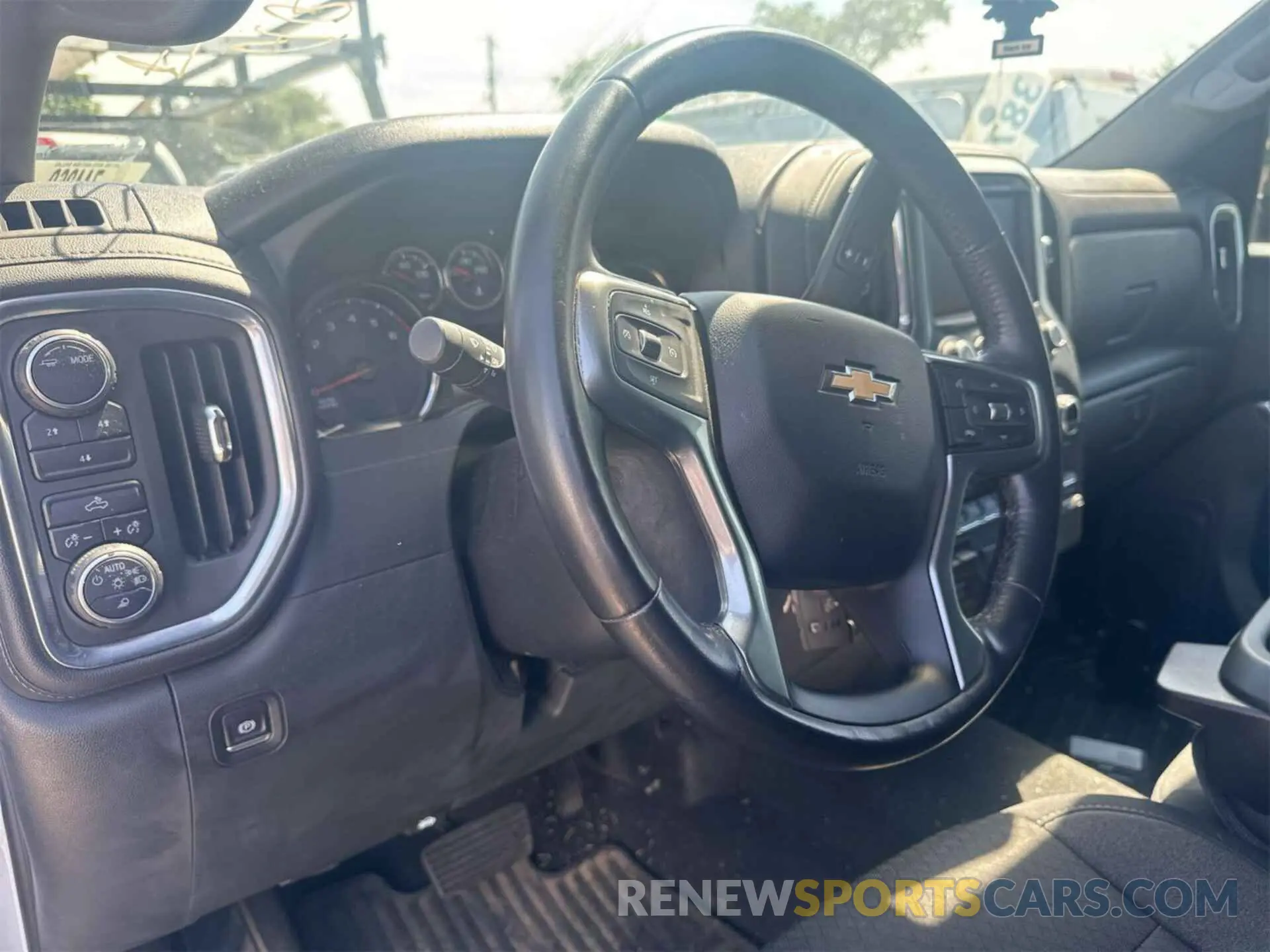 8 Photograph of a damaged car 1GC1YNE76LF272389 CHEVROLET SILVERADO 2500HD 2020