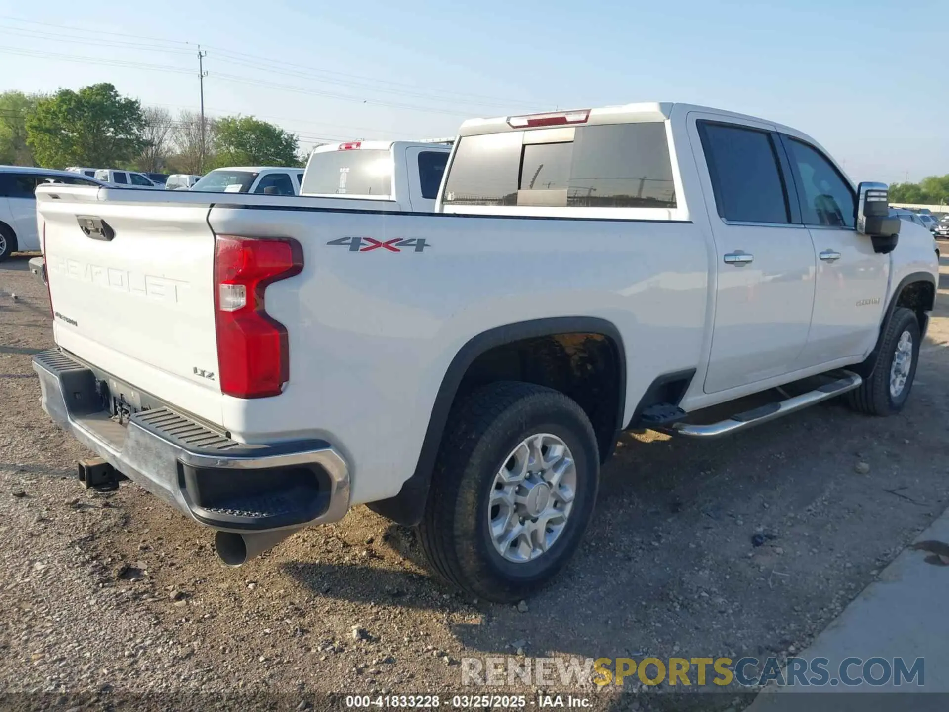 4 Photograph of a damaged car 1GC1YPEY2LF185948 CHEVROLET SILVERADO 2500HD 2020