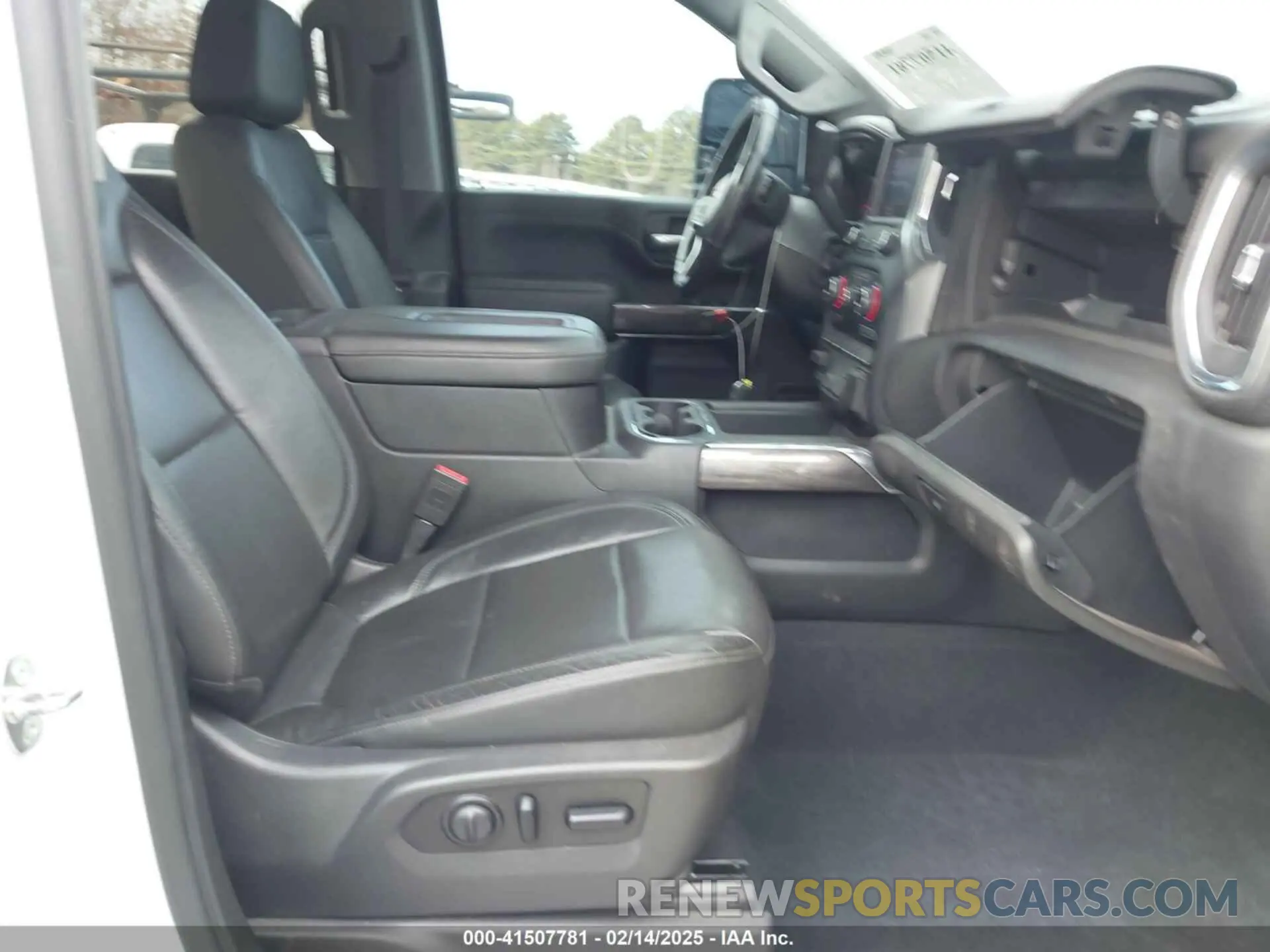 5 Photograph of a damaged car 1GC1YPEY7LF253385 CHEVROLET SILVERADO 2500HD 2020