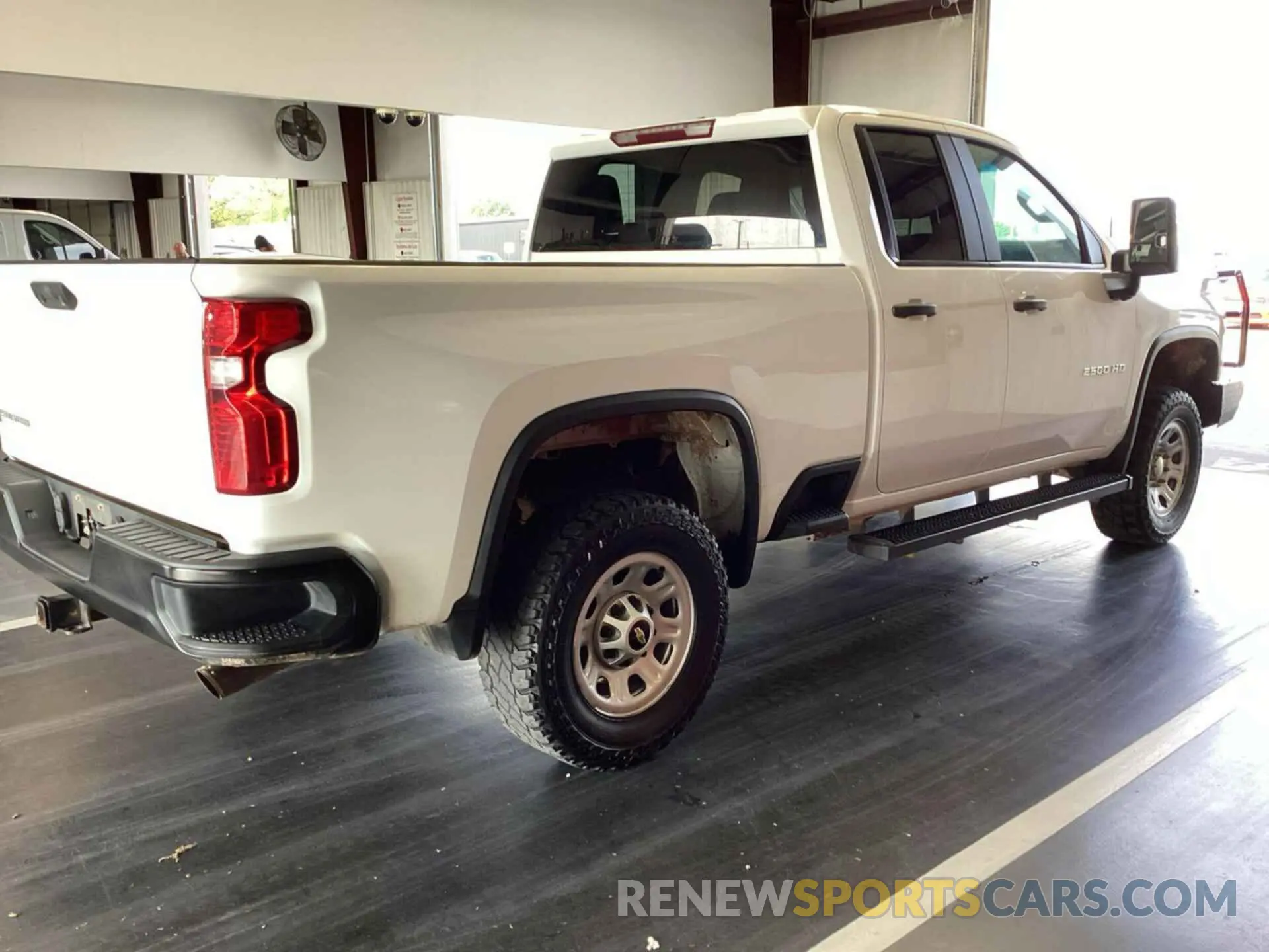 11 Photograph of a damaged car 1GC2YLE70LF250803 CHEVROLET SILVERADO 2500HD 2020
