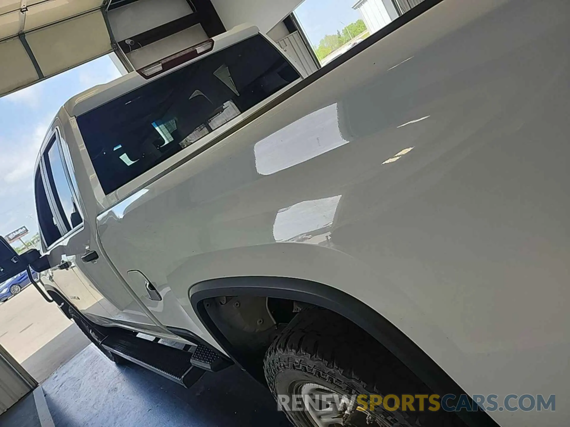 16 Photograph of a damaged car 1GC2YLE70LF250803 CHEVROLET SILVERADO 2500HD 2020