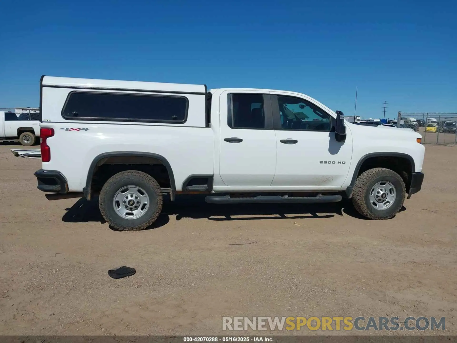 13 Photograph of a damaged car 1GC2YLE71LF266041 CHEVROLET SILVERADO 2500HD 2020