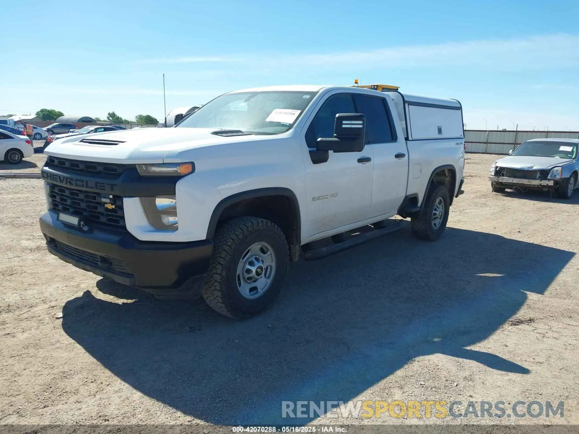 2 Photograph of a damaged car 1GC2YLE71LF266041 CHEVROLET SILVERADO 2500HD 2020