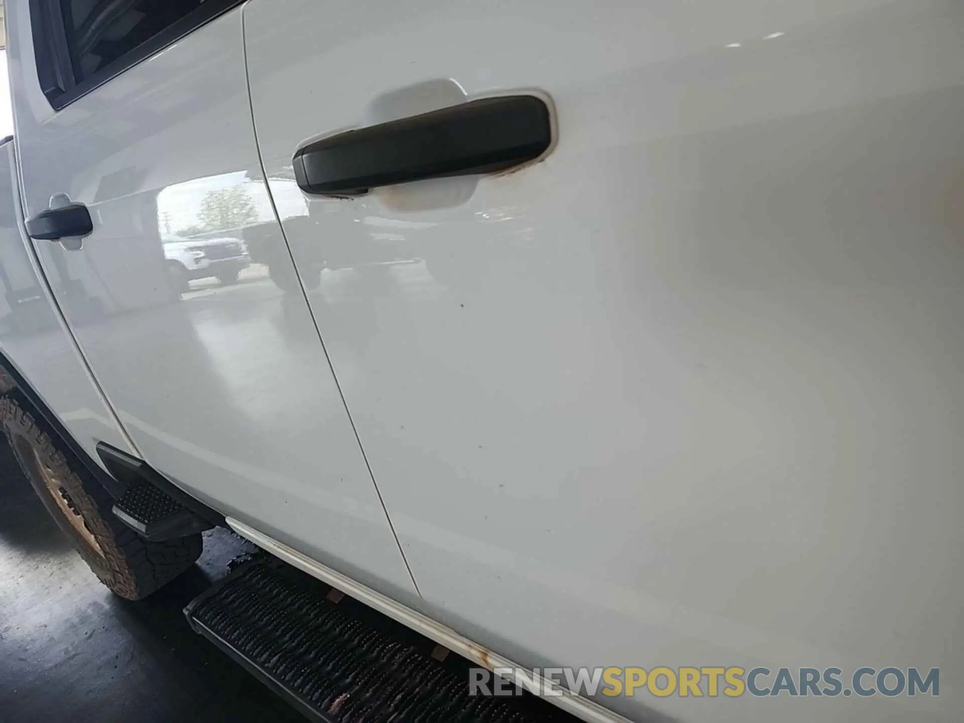 21 Photograph of a damaged car 1GC2YLE7XLF250856 CHEVROLET SILVERADO 2500HD 2020