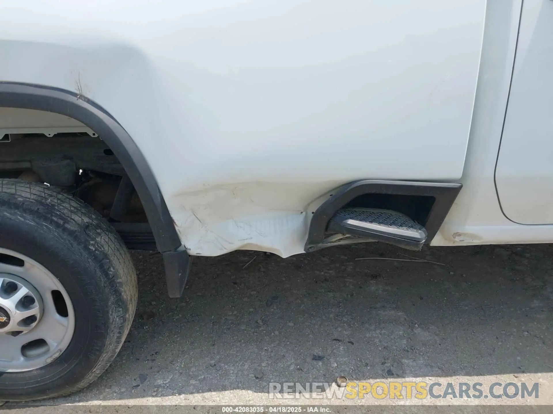11 Photograph of a damaged car 1GC4WLE78LF155064 CHEVROLET SILVERADO 2500HD 2020