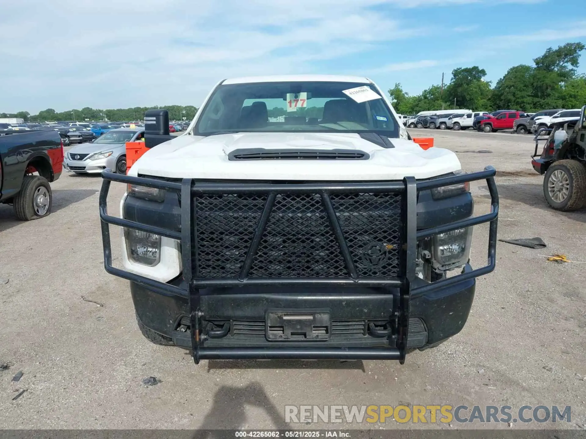 12 Photograph of a damaged car 1GC4YLE73LF313322 CHEVROLET SILVERADO 2500HD 2020