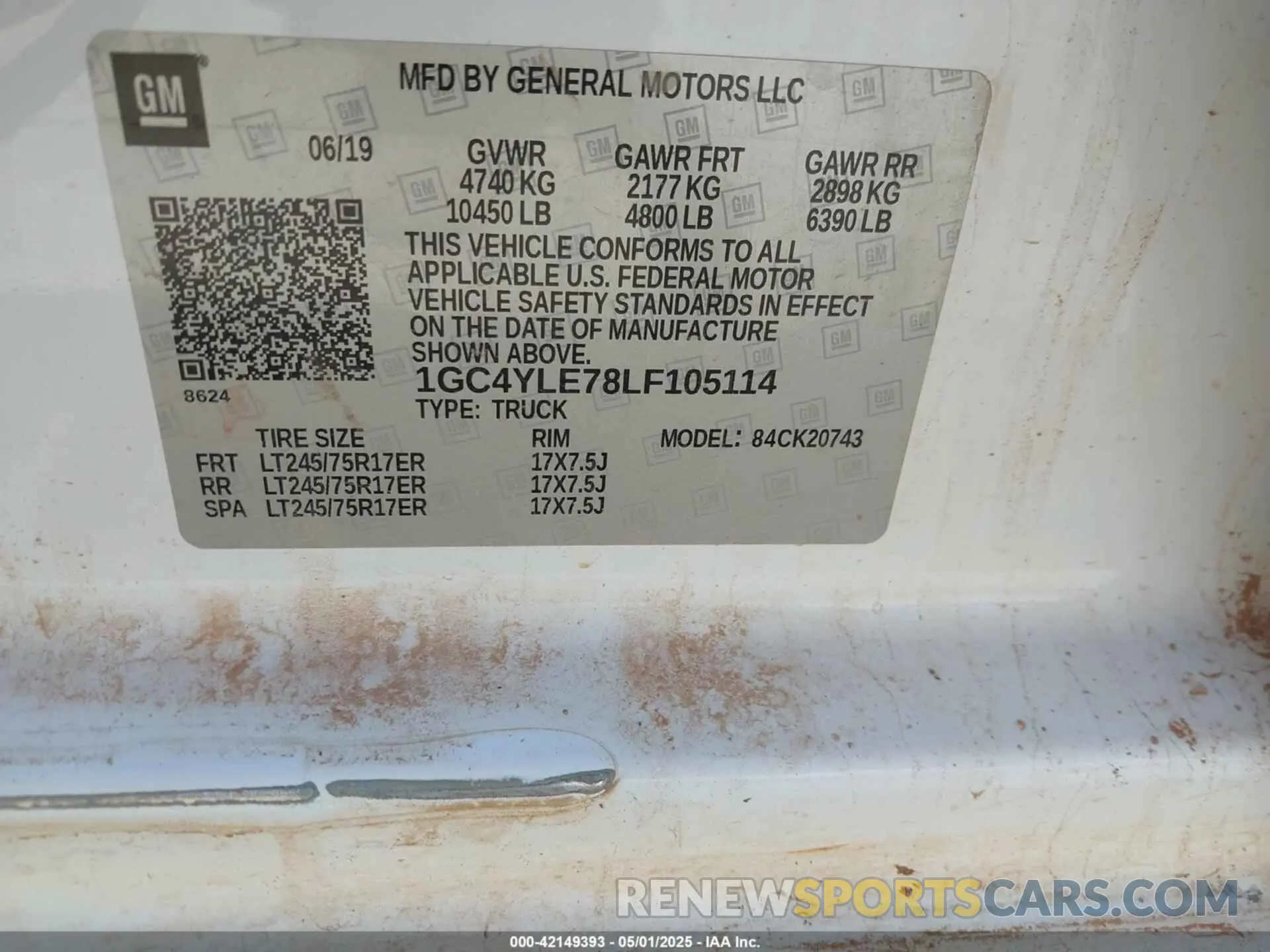 8 Photograph of a damaged car 1GC4YLE78LF105114 CHEVROLET SILVERADO 2500HD 2020