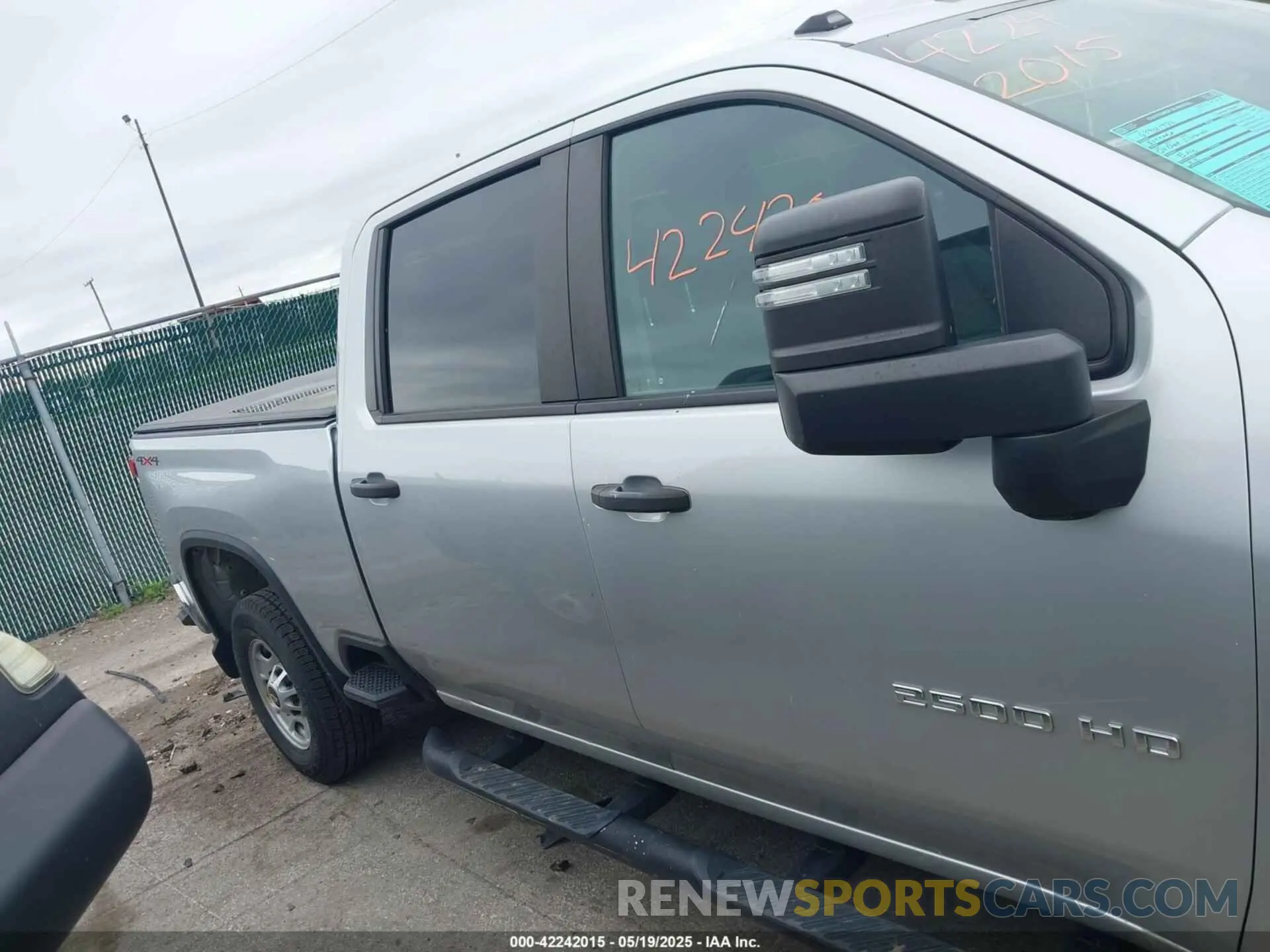 14 Photograph of a damaged car 1GC4YLE78LF177284 CHEVROLET SILVERADO 2500HD 2020