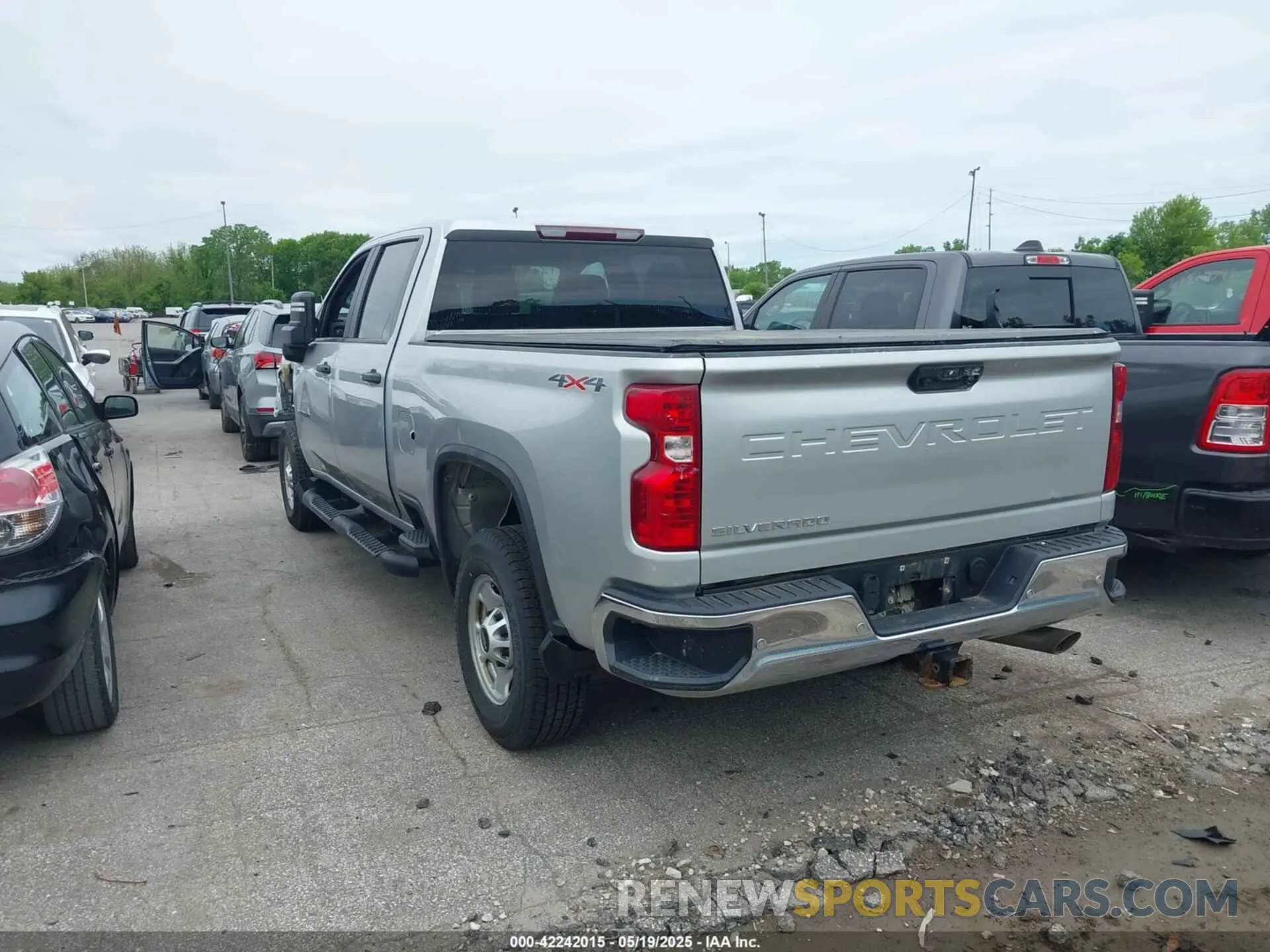 3 Photograph of a damaged car 1GC4YLE78LF177284 CHEVROLET SILVERADO 2500HD 2020