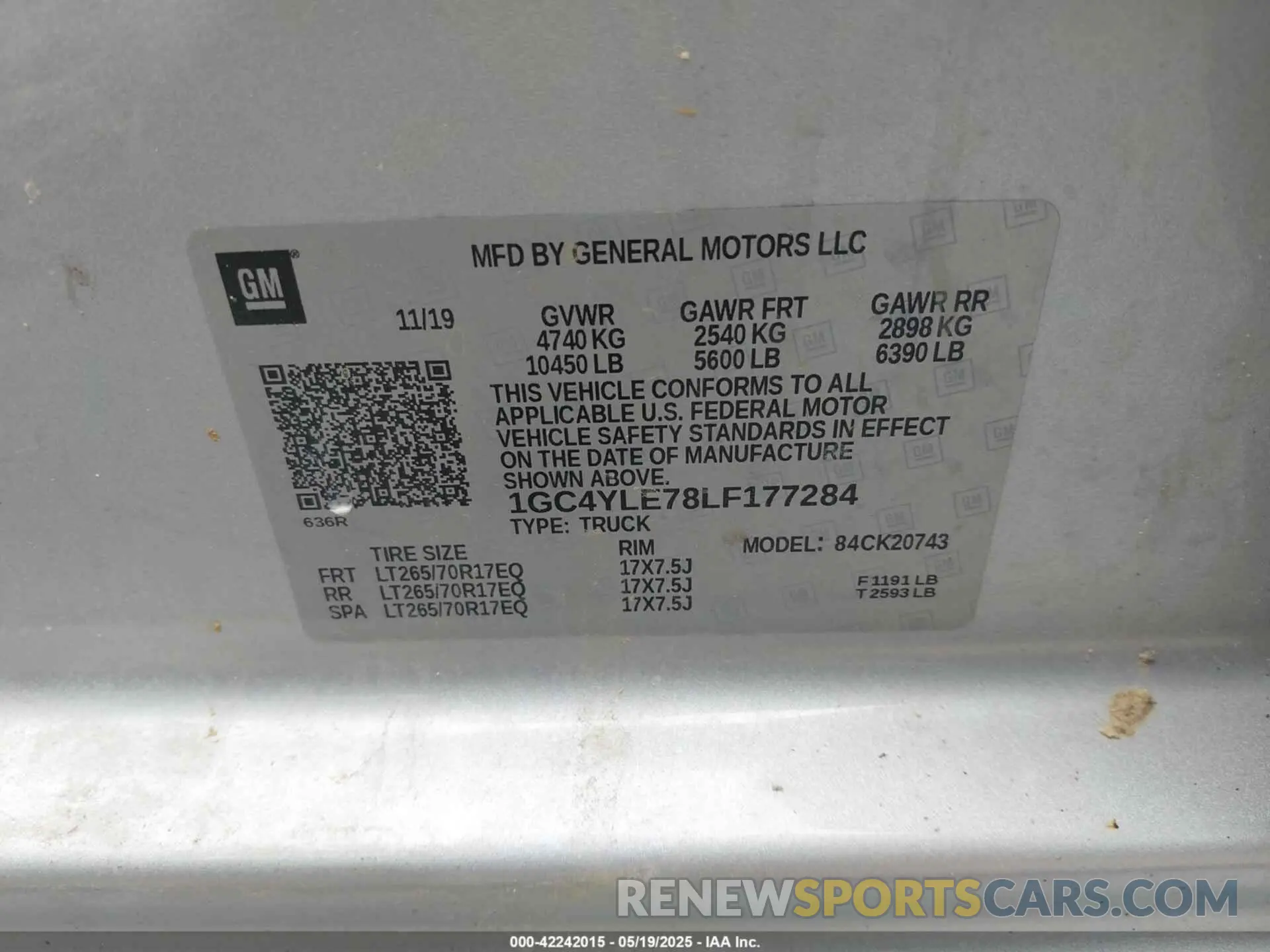 8 Photograph of a damaged car 1GC4YLE78LF177284 CHEVROLET SILVERADO 2500HD 2020
