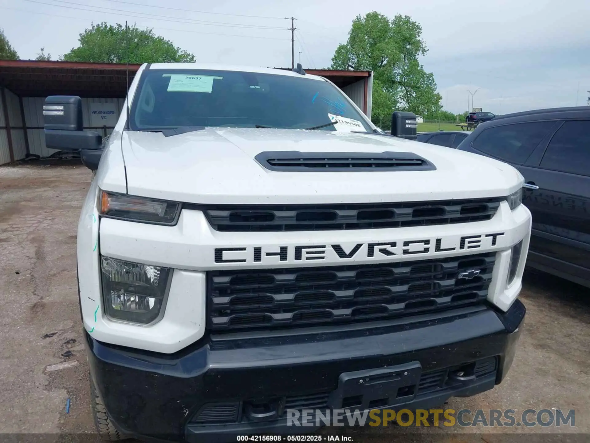 12 Photograph of a damaged car 1GC4YME71LF128952 CHEVROLET SILVERADO 2500HD 2020