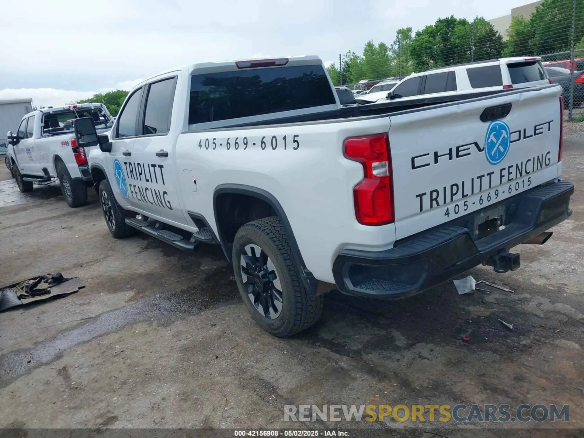 3 Photograph of a damaged car 1GC4YME71LF128952 CHEVROLET SILVERADO 2500HD 2020