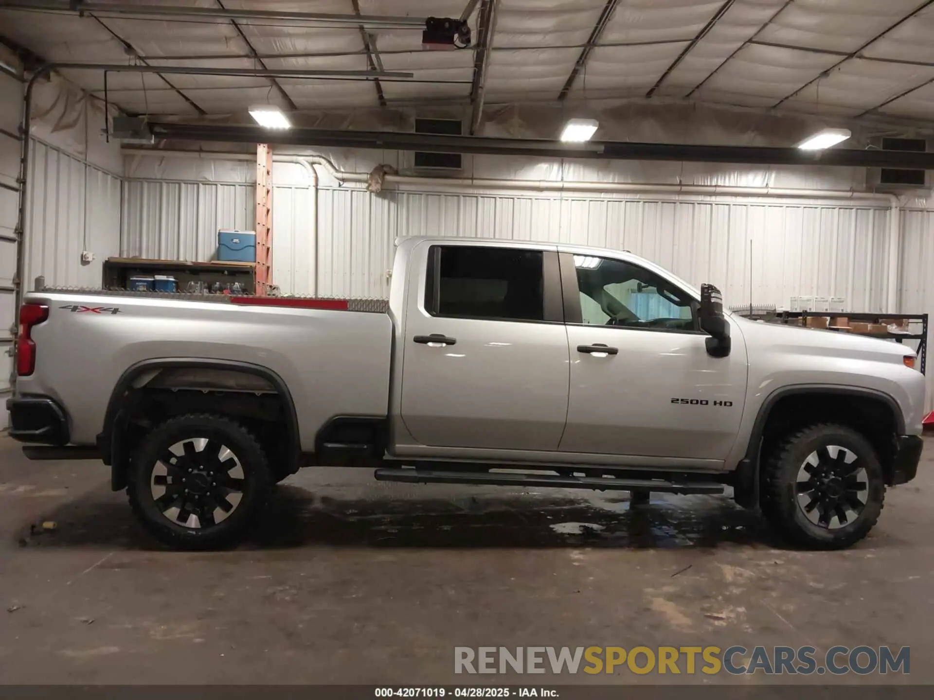 17 Photograph of a damaged car 1GC4YME79LF176506 CHEVROLET SILVERADO 2500HD 2020