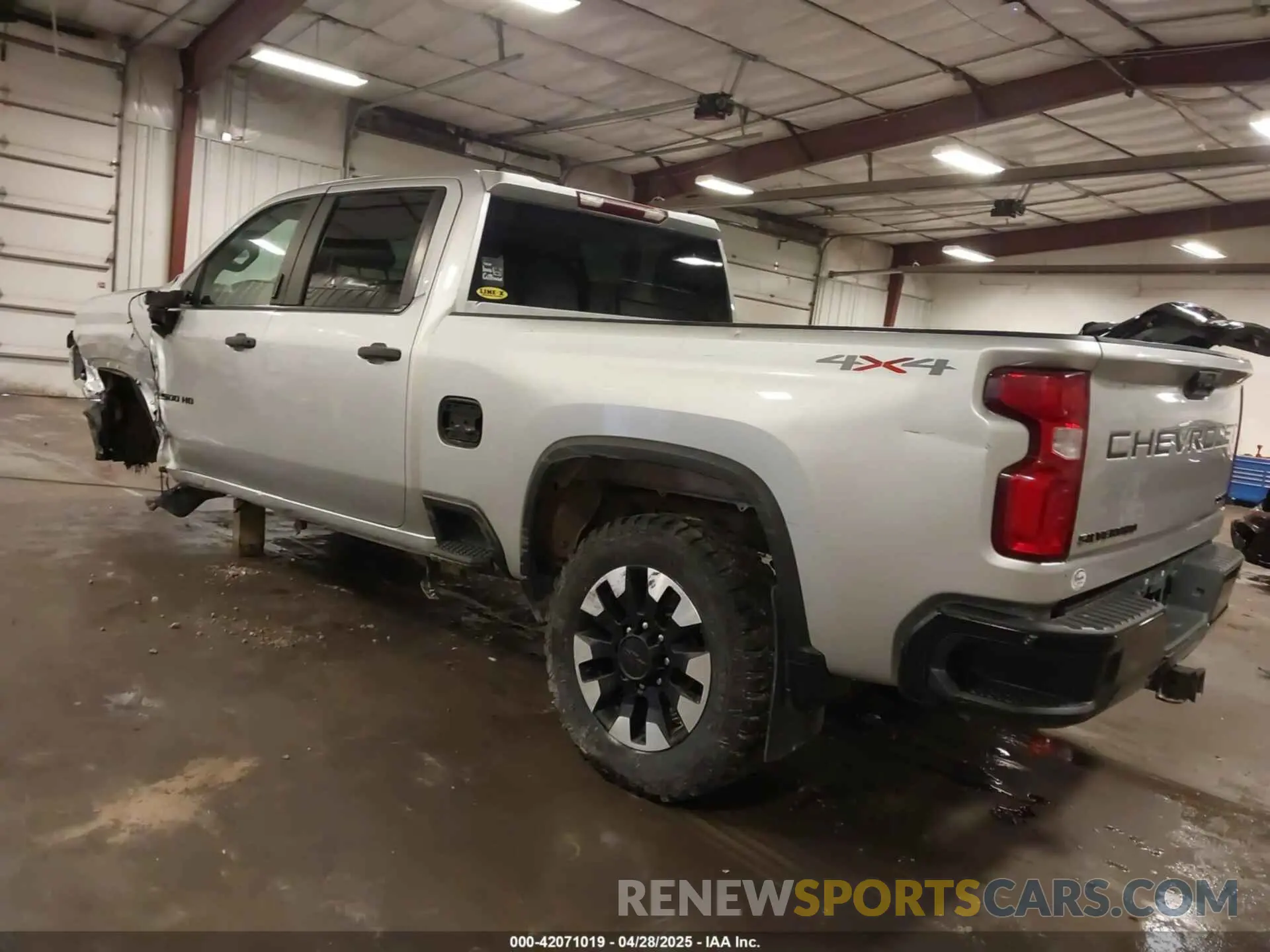 3 Photograph of a damaged car 1GC4YME79LF176506 CHEVROLET SILVERADO 2500HD 2020