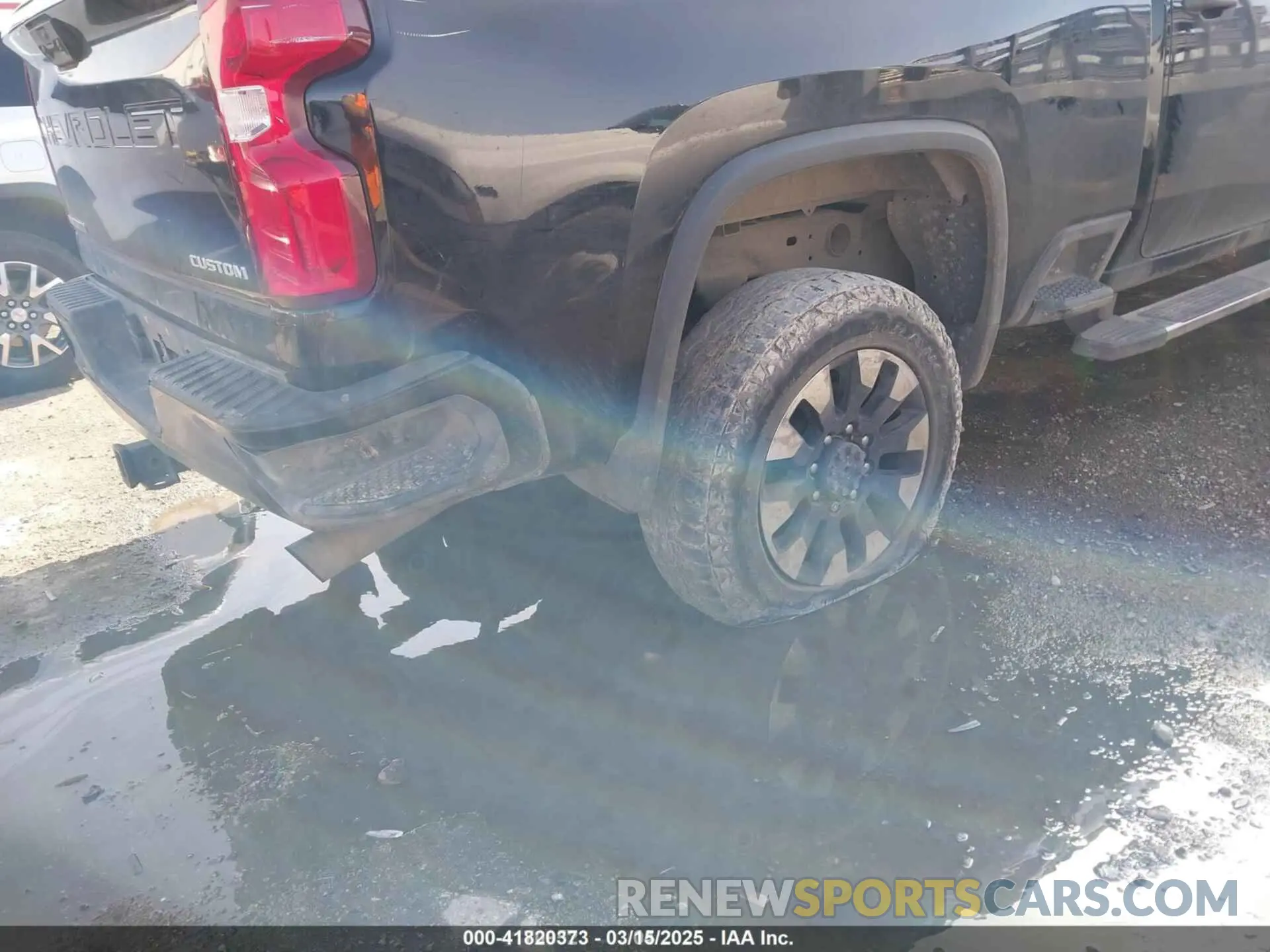 10 Photograph of a damaged car 1GC4YME7XLF306941 CHEVROLET SILVERADO 2500HD 2020