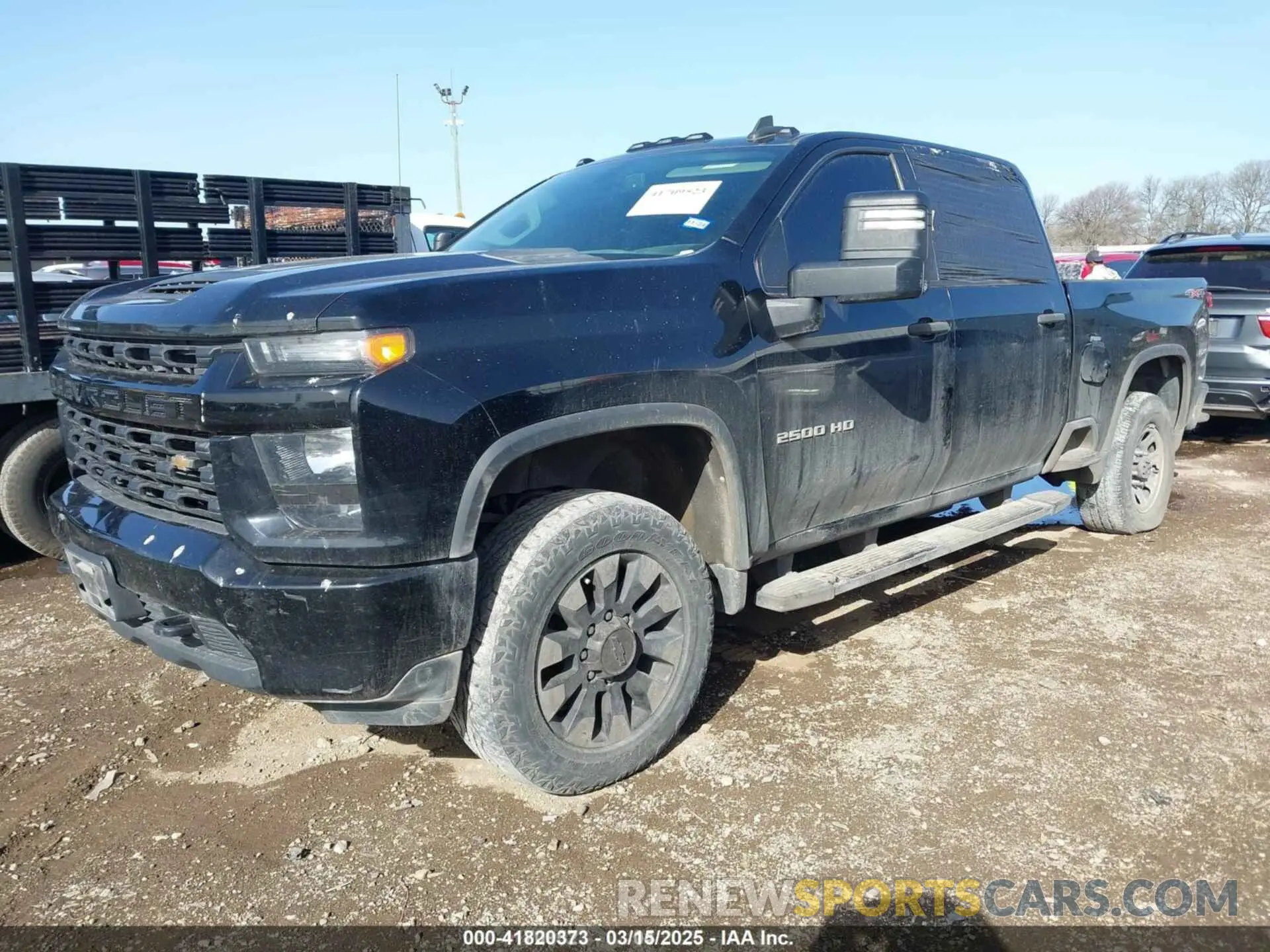 2 Photograph of a damaged car 1GC4YME7XLF306941 CHEVROLET SILVERADO 2500HD 2020