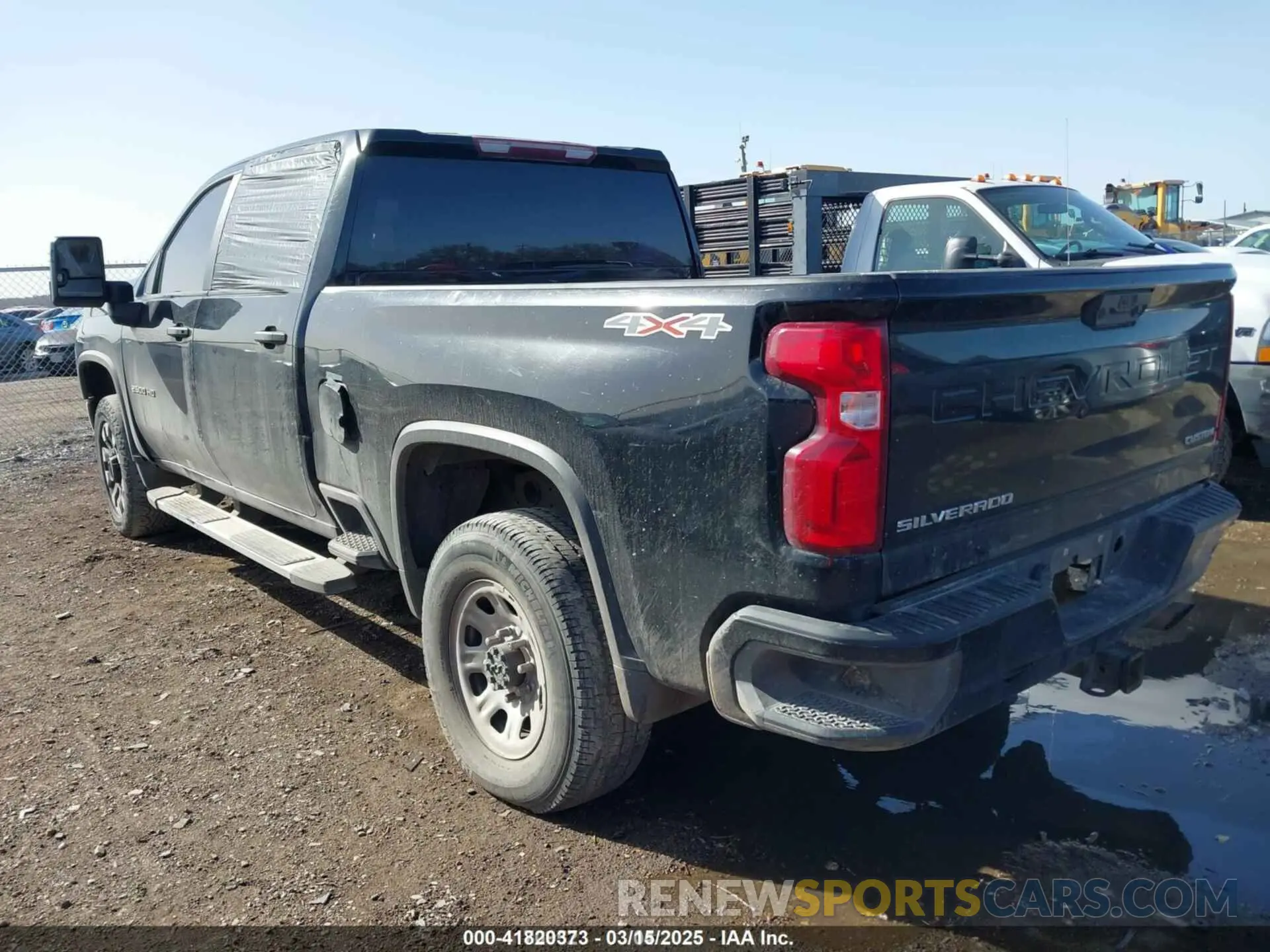 3 Photograph of a damaged car 1GC4YME7XLF306941 CHEVROLET SILVERADO 2500HD 2020