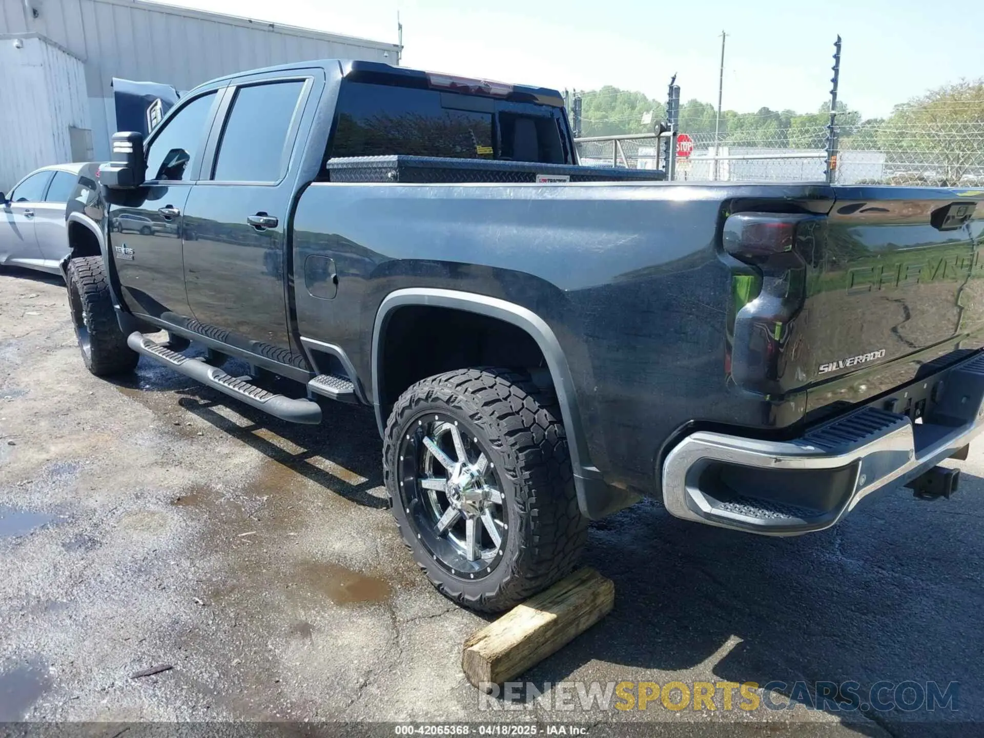 3 Photograph of a damaged car 1GC4YNEY4LF132900 CHEVROLET SILVERADO 2500HD 2020