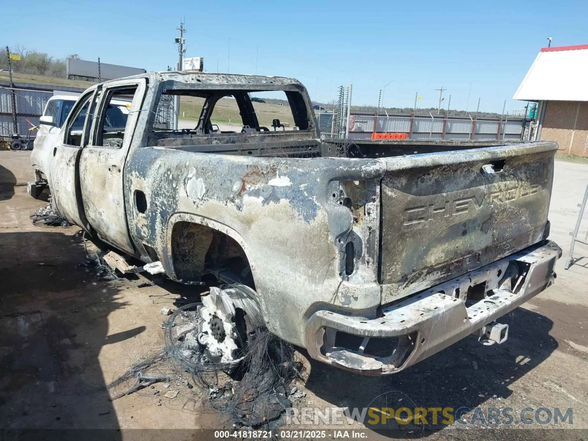 3 Photograph of a damaged car 1GC4YNEY6LF260409 CHEVROLET SILVERADO 2500HD 2020