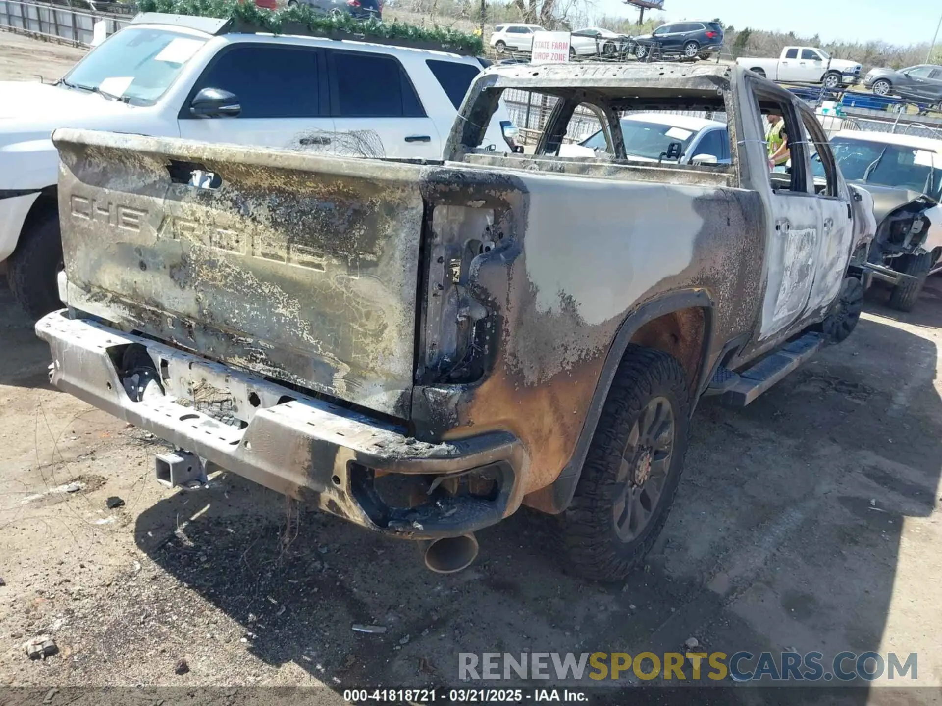 4 Photograph of a damaged car 1GC4YNEY6LF260409 CHEVROLET SILVERADO 2500HD 2020