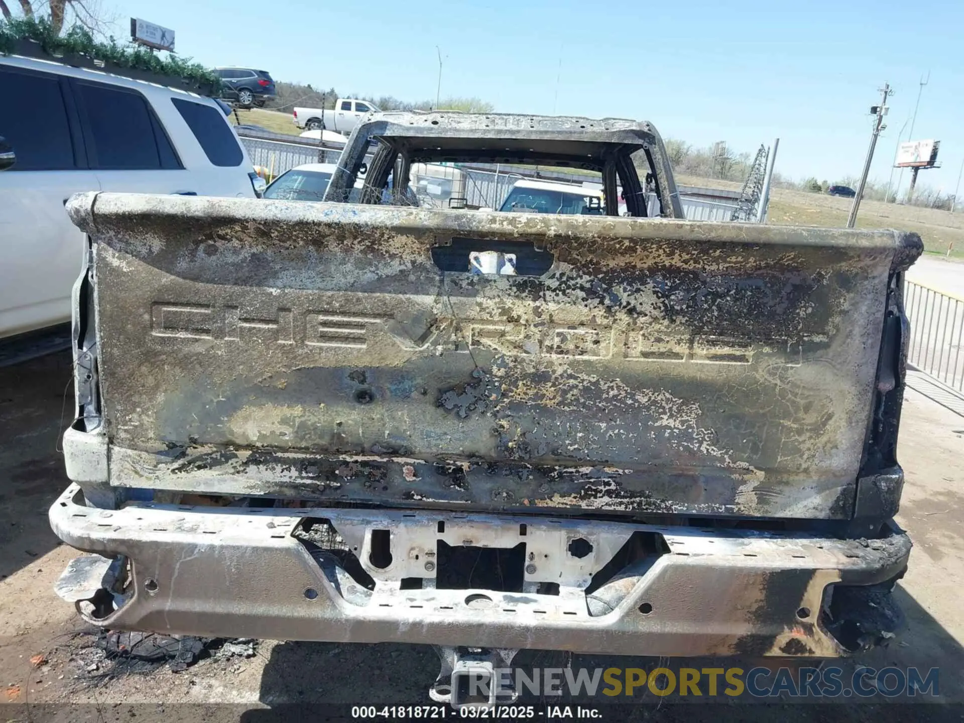 8 Photograph of a damaged car 1GC4YNEY6LF260409 CHEVROLET SILVERADO 2500HD 2020
