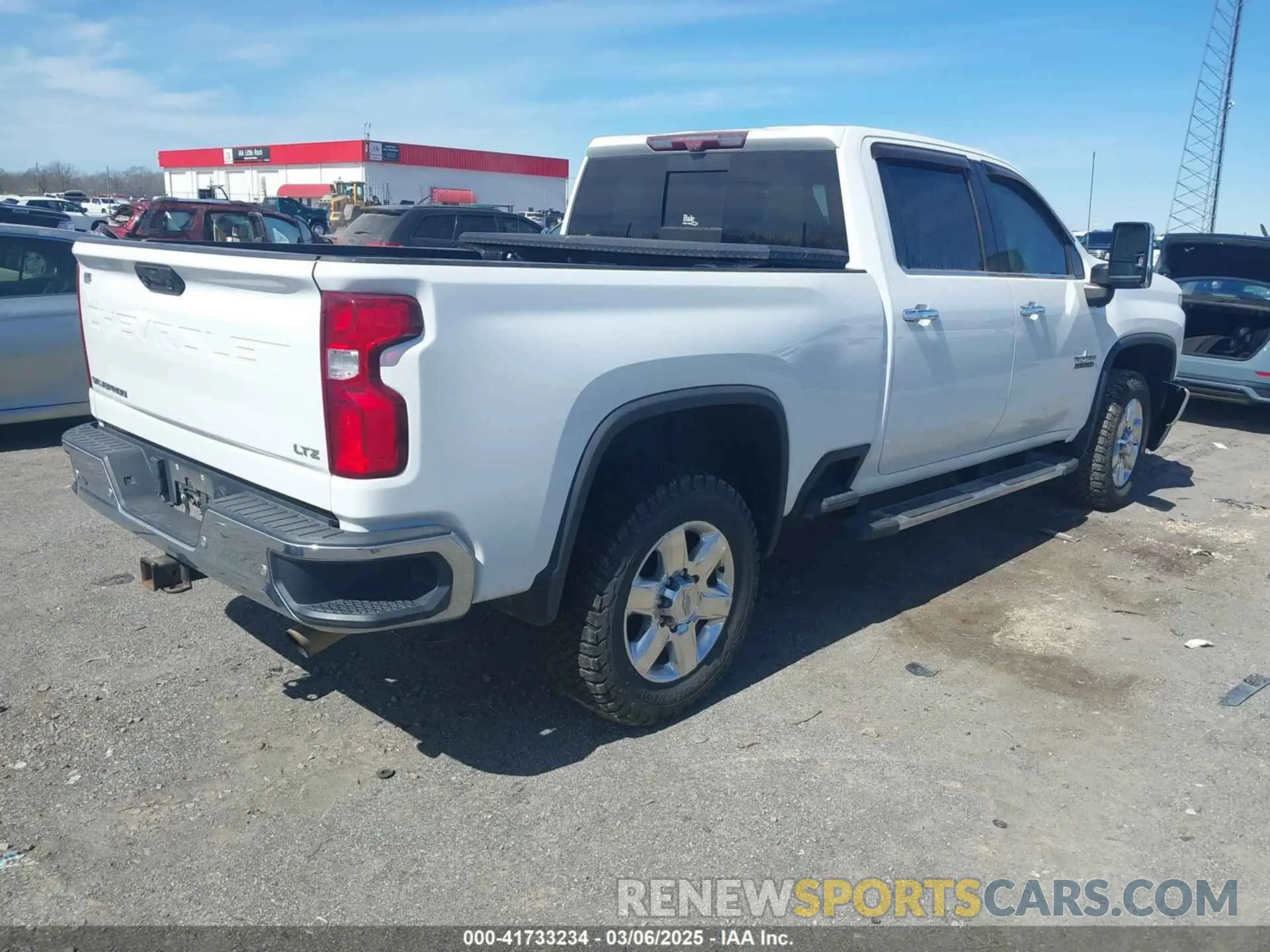 4 Photograph of a damaged car 1GC4YPE70LF119189 CHEVROLET SILVERADO 2500HD 2020