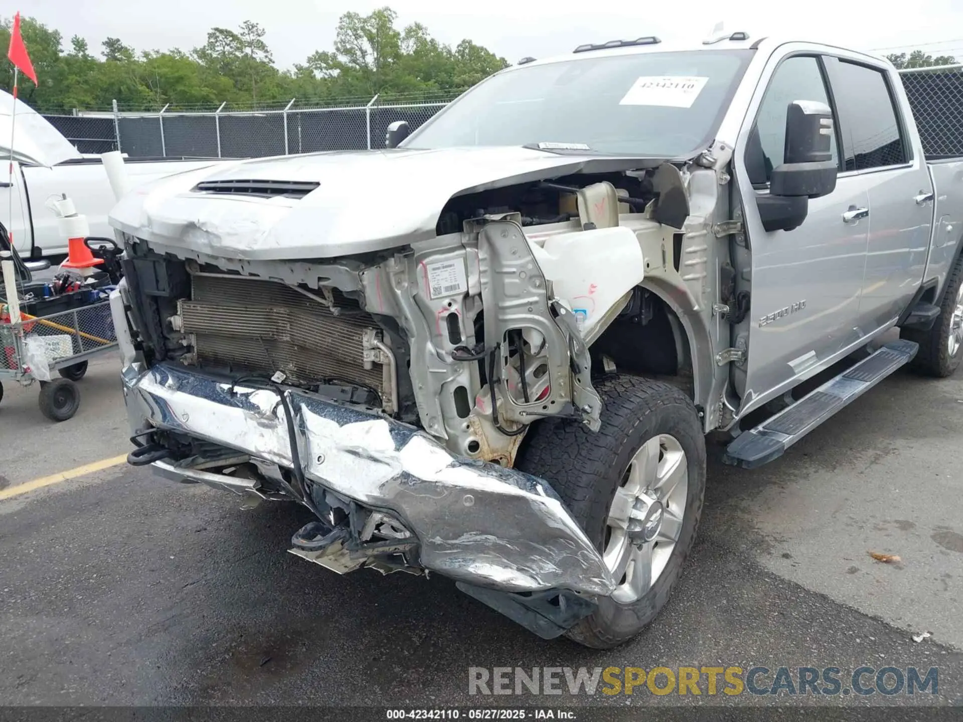 11 Photograph of a damaged car 1GC4YPEY4LF138112 CHEVROLET SILVERADO 2500HD 2020