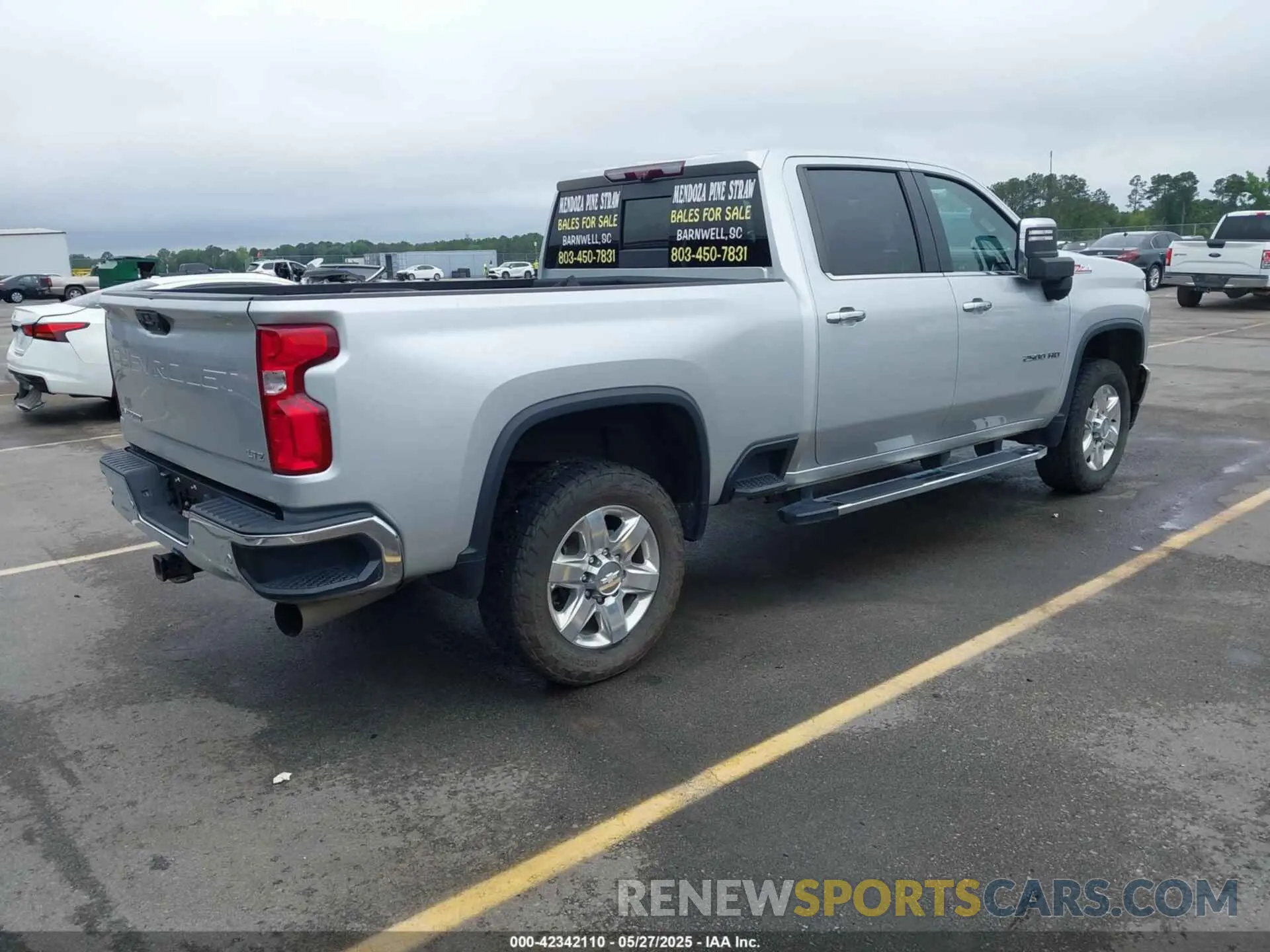 4 Photograph of a damaged car 1GC4YPEY4LF138112 CHEVROLET SILVERADO 2500HD 2020