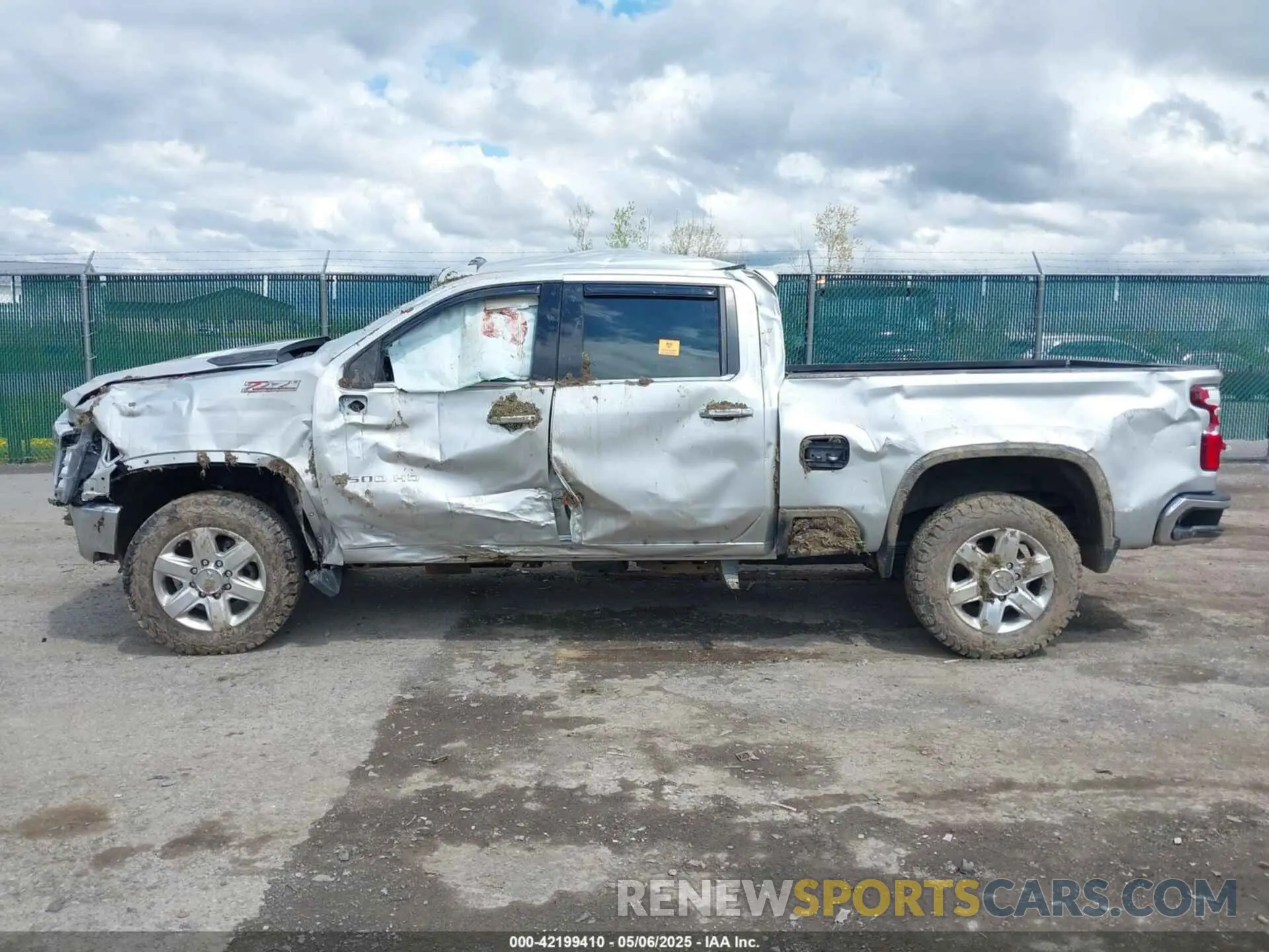 13 Photograph of a damaged car 1GC4YPEY5LF102557 CHEVROLET SILVERADO 2500HD 2020