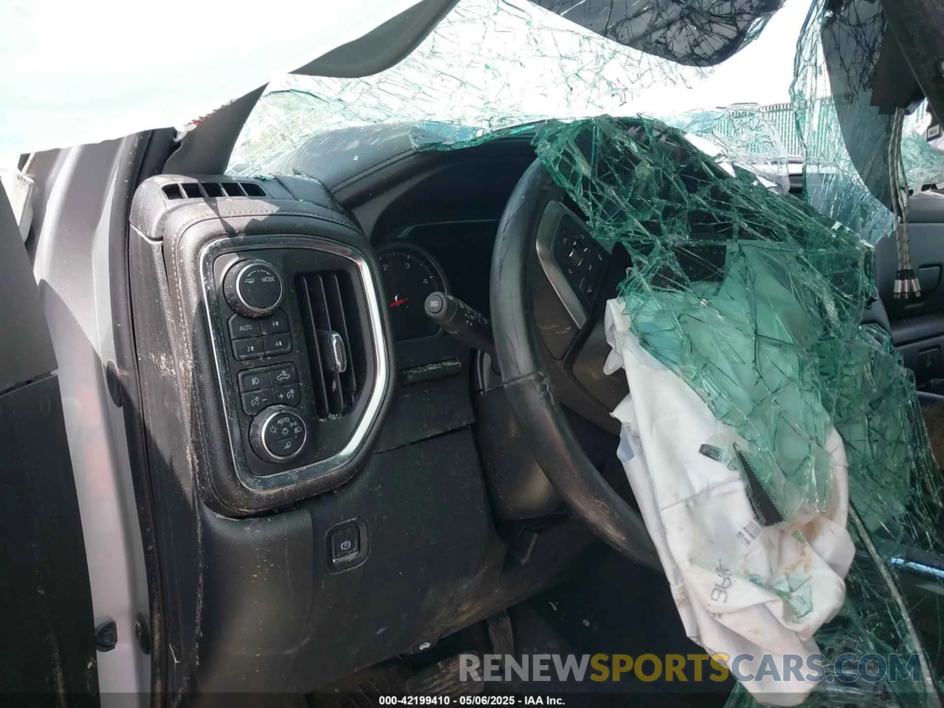 7 Photograph of a damaged car 1GC4YPEY5LF102557 CHEVROLET SILVERADO 2500HD 2020