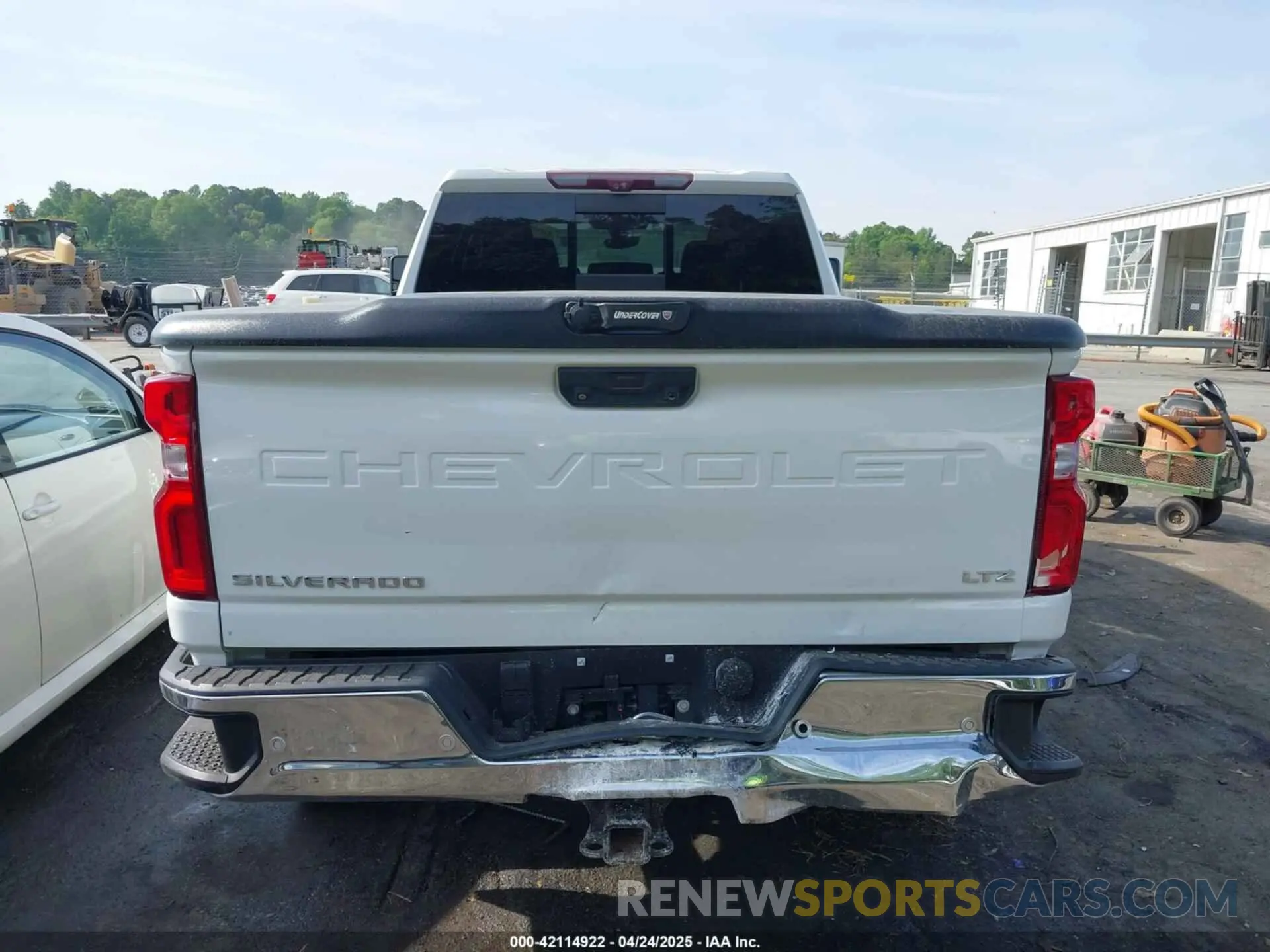 15 Photograph of a damaged car 1GC4YPEY6LF118315 CHEVROLET SILVERADO 2500HD 2020