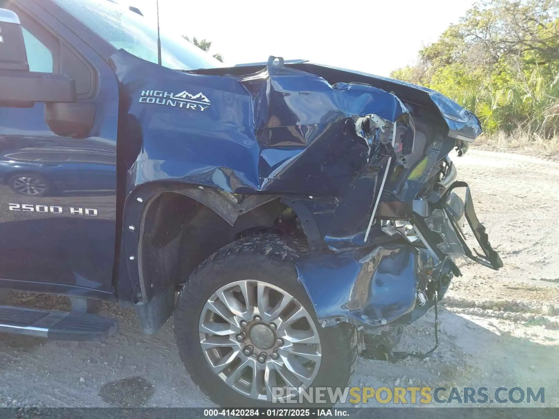 6 Photograph of a damaged car 1GC4YRE74LF125492 CHEVROLET SILVERADO 2500HD 2020