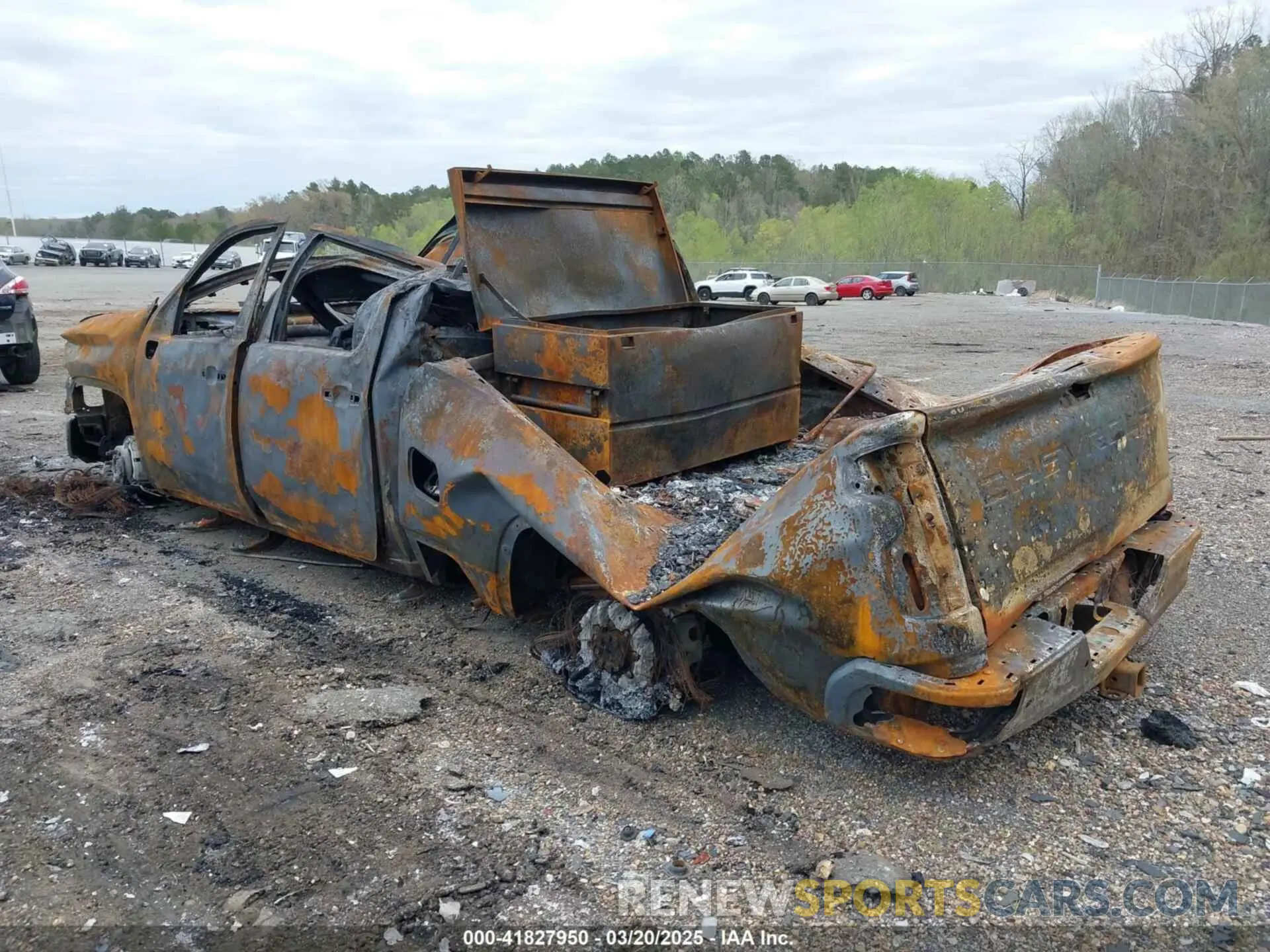 3 Photograph of a damaged car 1GC4YREY1LF131873 CHEVROLET SILVERADO 2500HD 2020