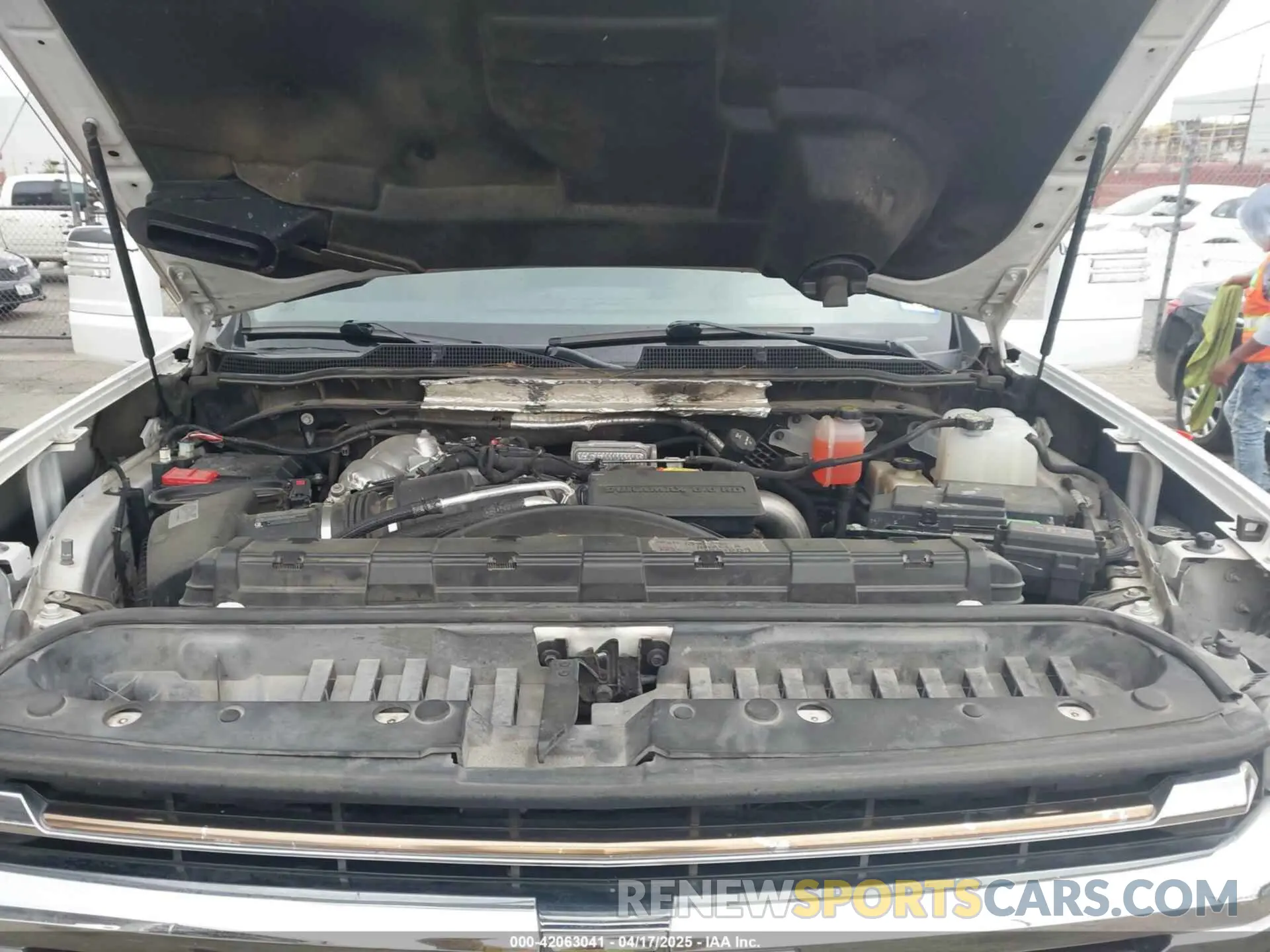 10 Photograph of a damaged car 1GC4YREY1LF156160 CHEVROLET SILVERADO 2500HD 2020