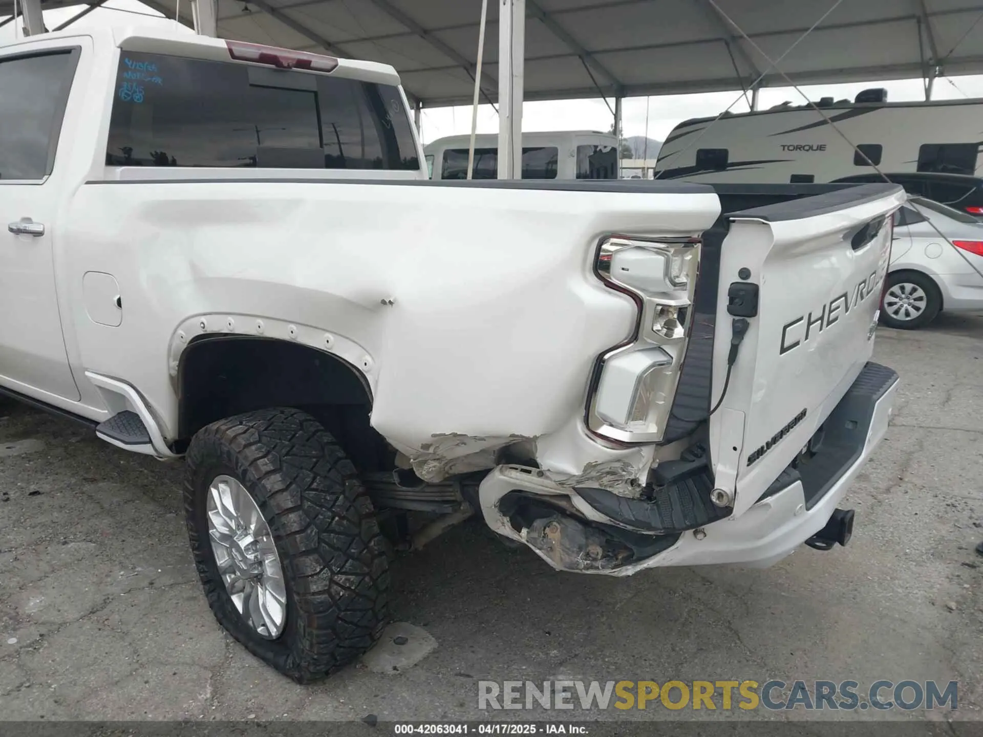 6 Photograph of a damaged car 1GC4YREY1LF156160 CHEVROLET SILVERADO 2500HD 2020