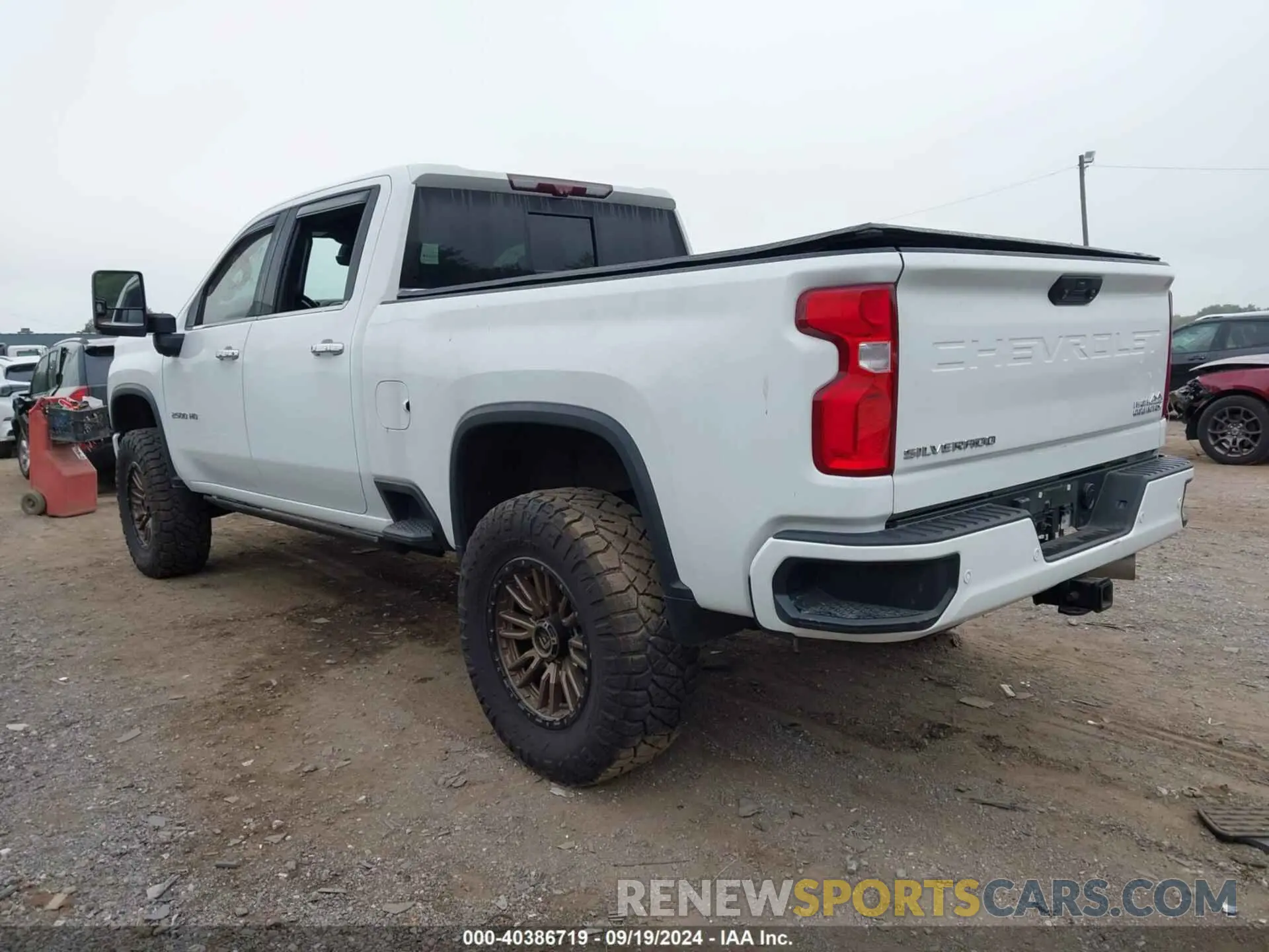 3 Photograph of a damaged car 1GC4YREY4LF020847 CHEVROLET SILVERADO 2500HD 2020
