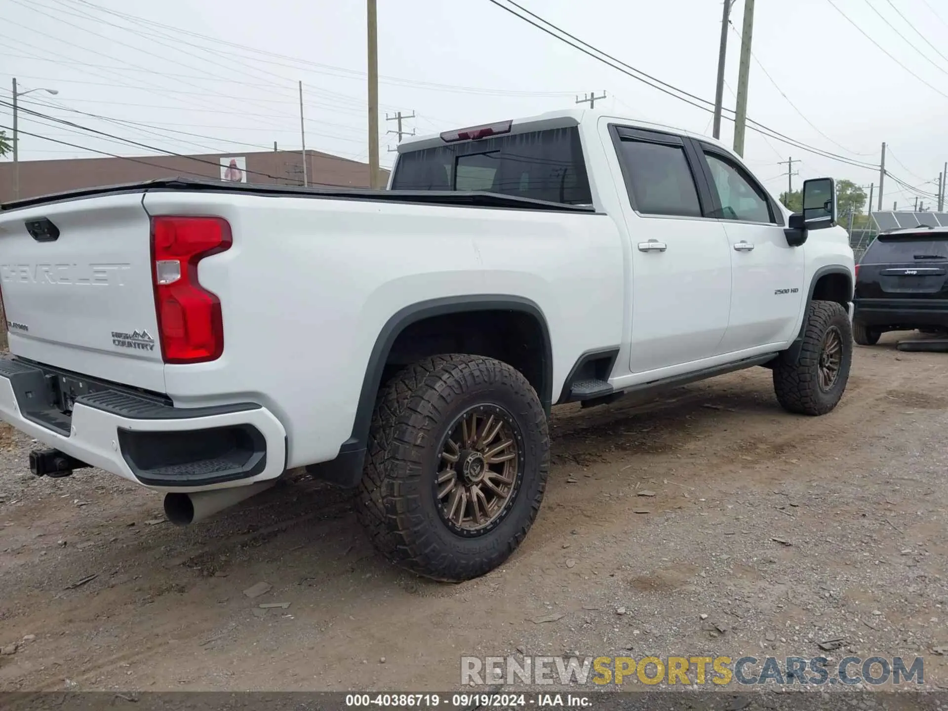 4 Photograph of a damaged car 1GC4YREY4LF020847 CHEVROLET SILVERADO 2500HD 2020