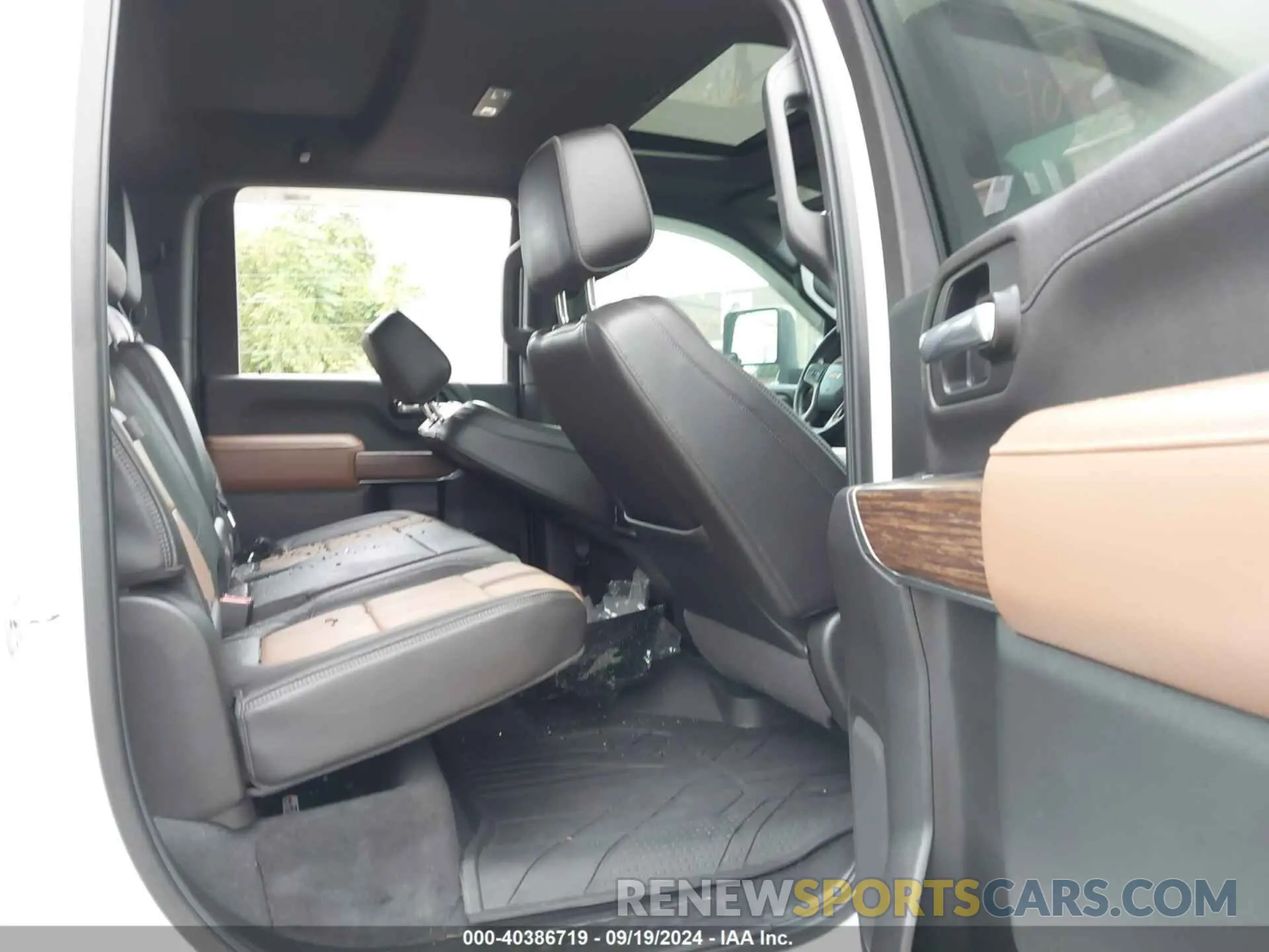 6 Photograph of a damaged car 1GC4YREY4LF020847 CHEVROLET SILVERADO 2500HD 2020