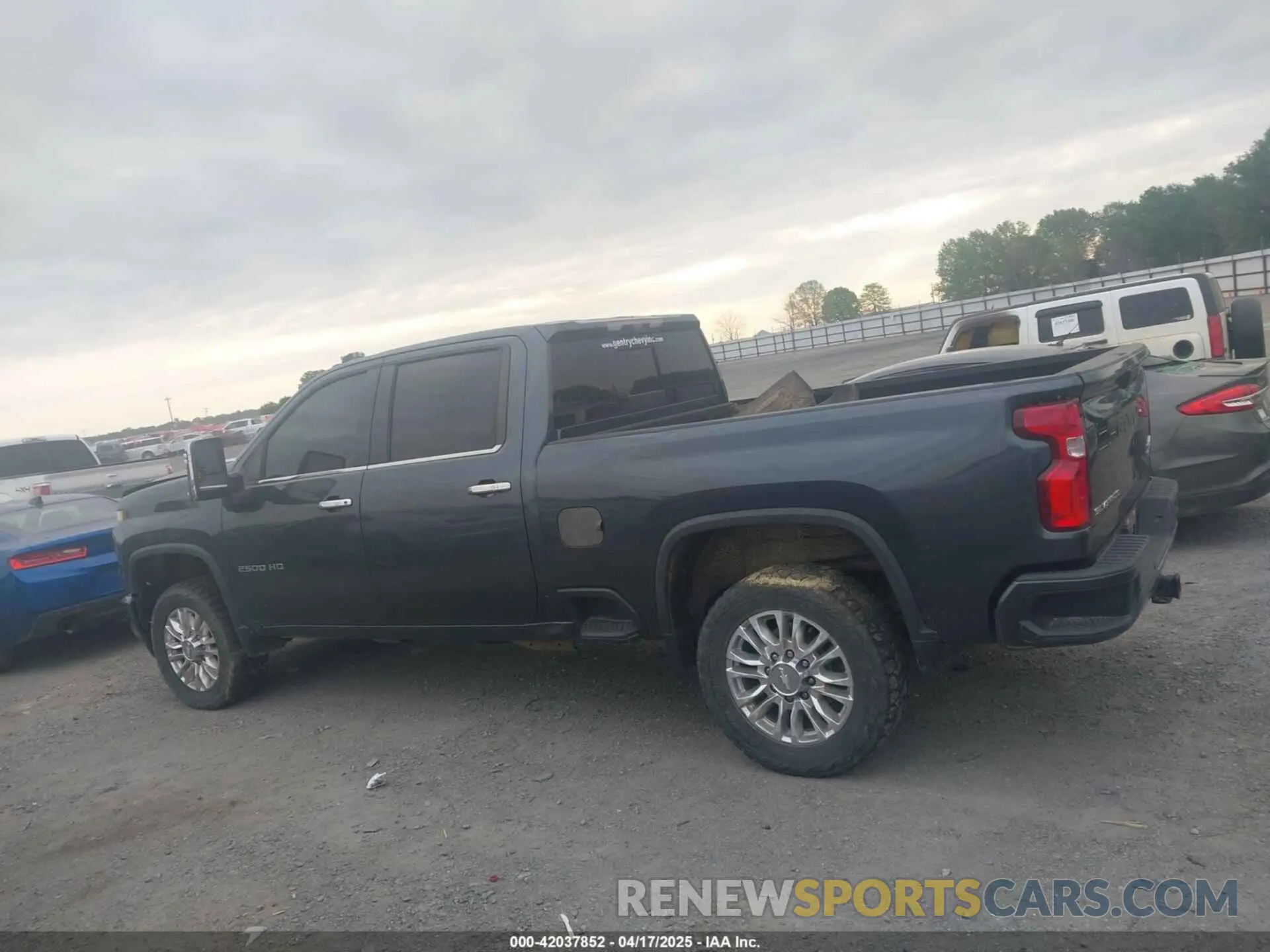 18 Photograph of a damaged car 1GC4YREY9LF117686 CHEVROLET SILVERADO 2500HD 2020