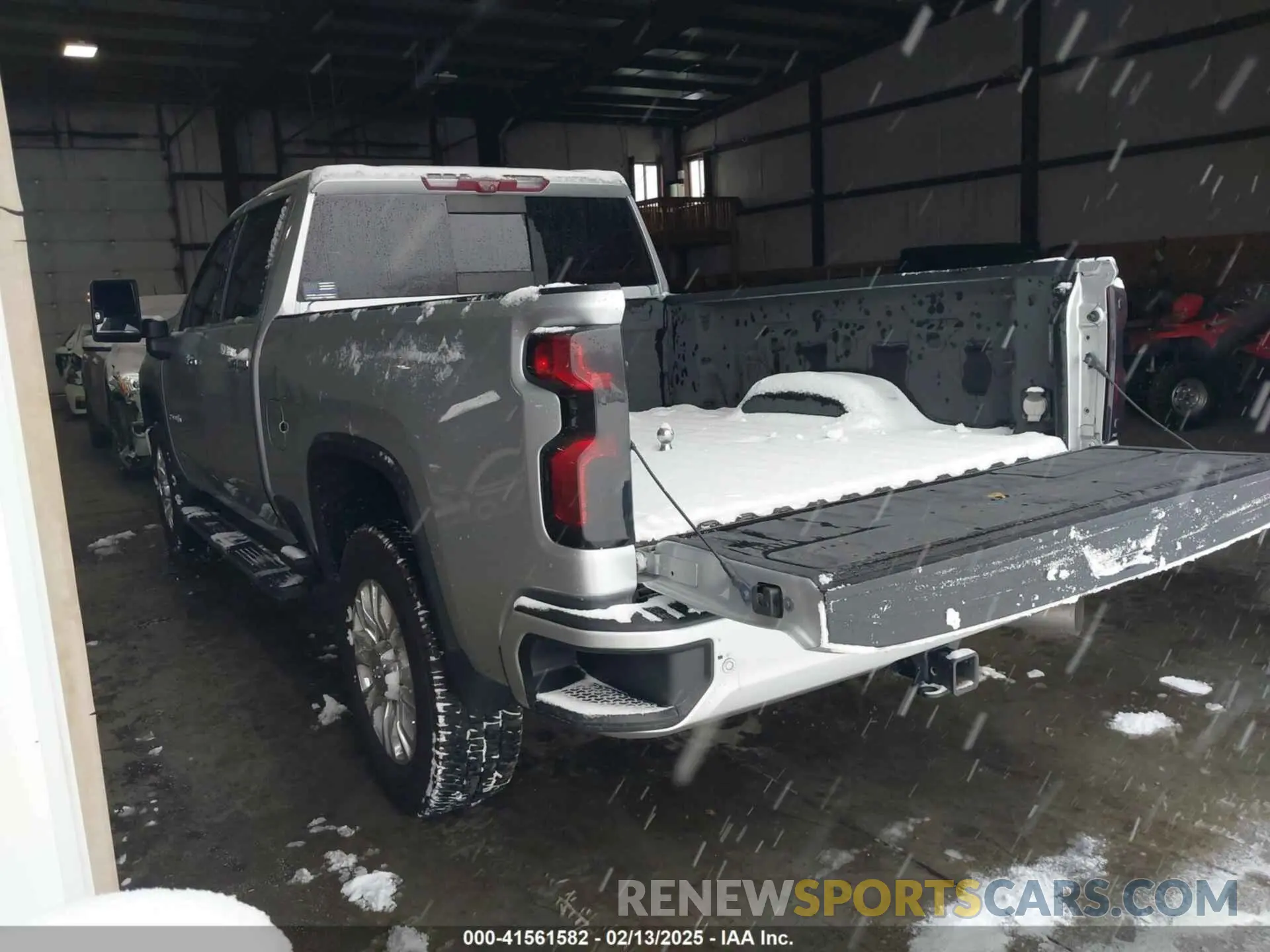 3 Photograph of a damaged car 1GC4YREYXLF190002 CHEVROLET SILVERADO 2500HD 2020
