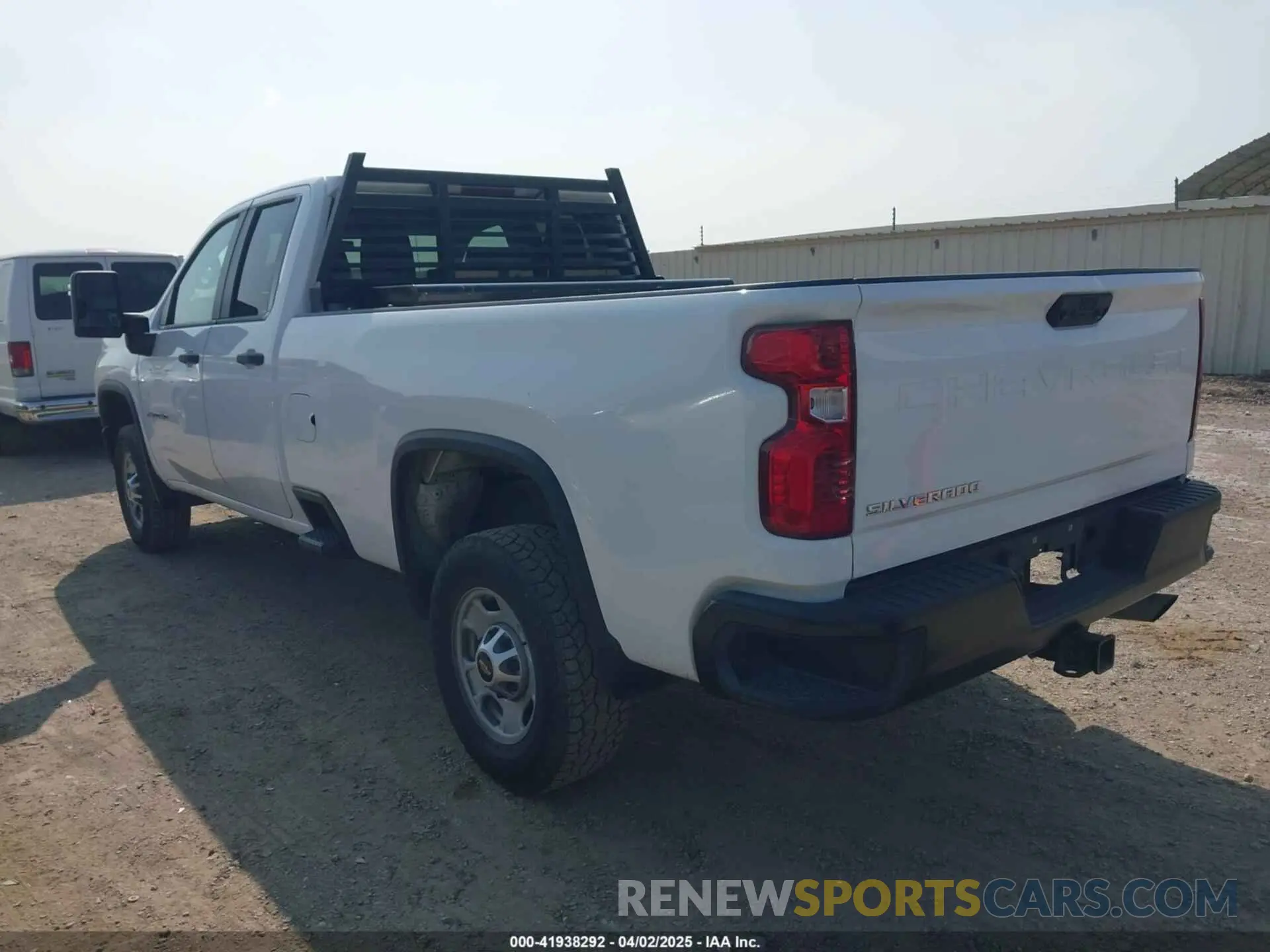 3 Photograph of a damaged car 1GC5WLE74LF239807 CHEVROLET SILVERADO 2500HD 2020