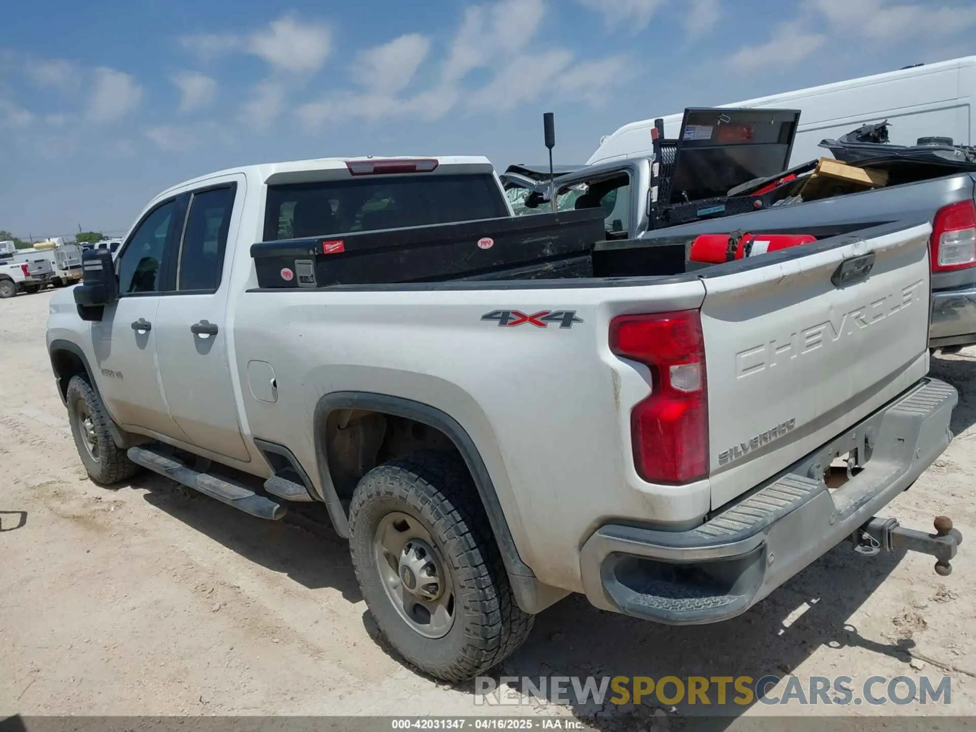 13 Photograph of a damaged car 1GC5YLE72LF225429 CHEVROLET SILVERADO 2500HD 2020