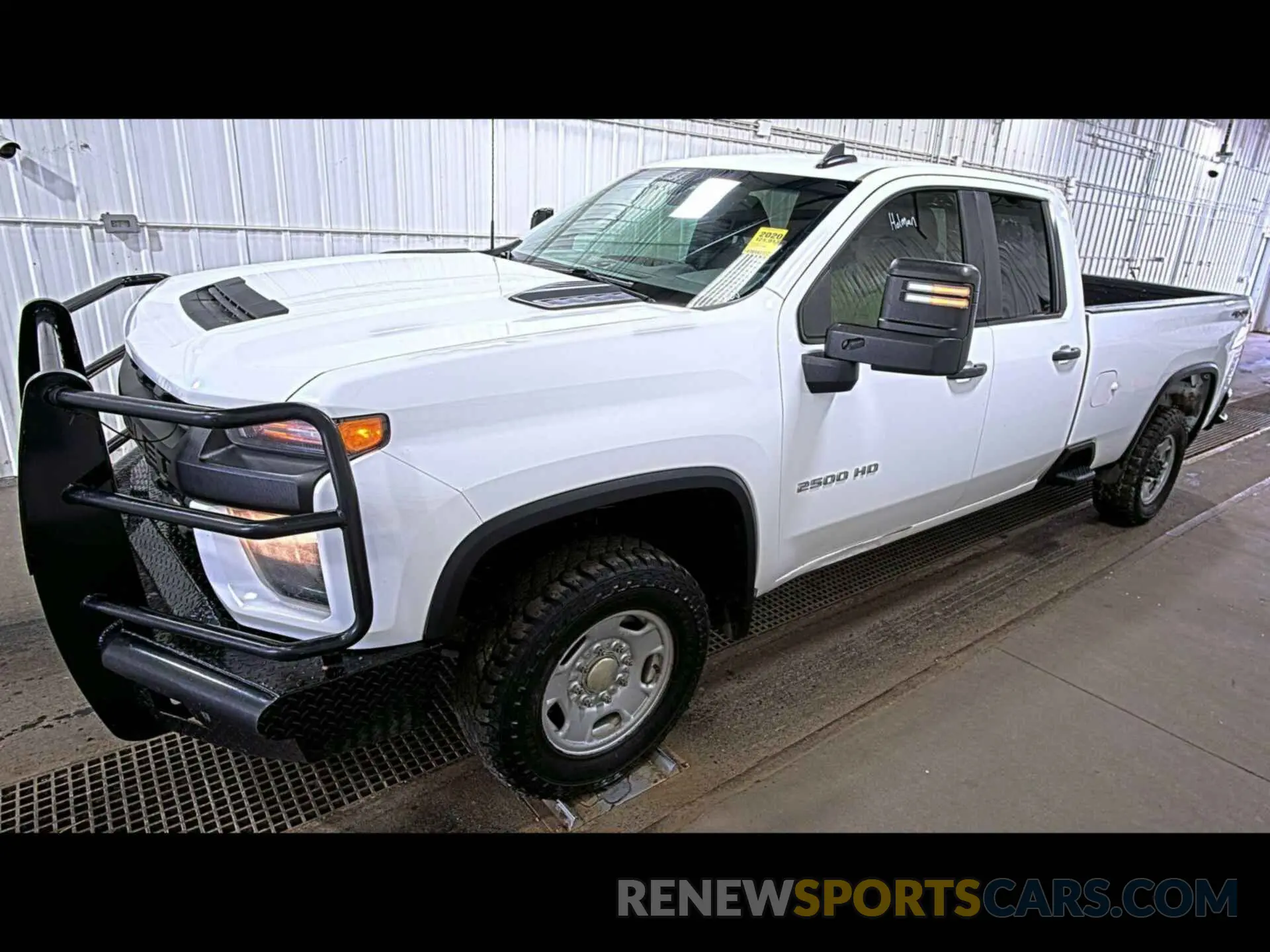 25 Photograph of a damaged car 1GC5YLE75LF232200 CHEVROLET SILVERADO 2500HD 2020