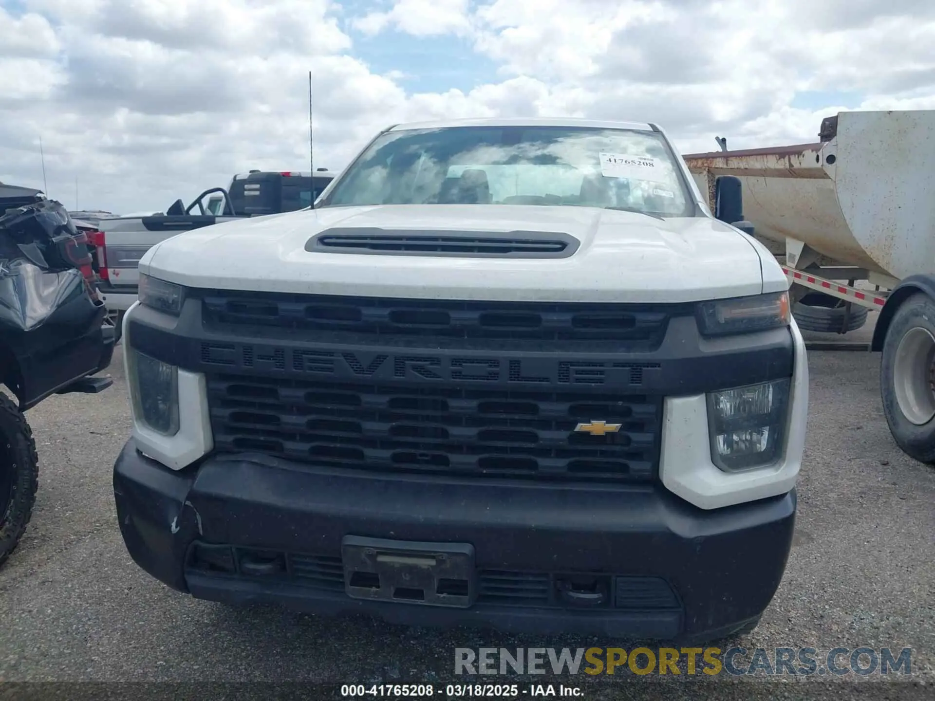 12 Photograph of a damaged car 1GC5YLE7XLF256041 CHEVROLET SILVERADO 2500HD 2020