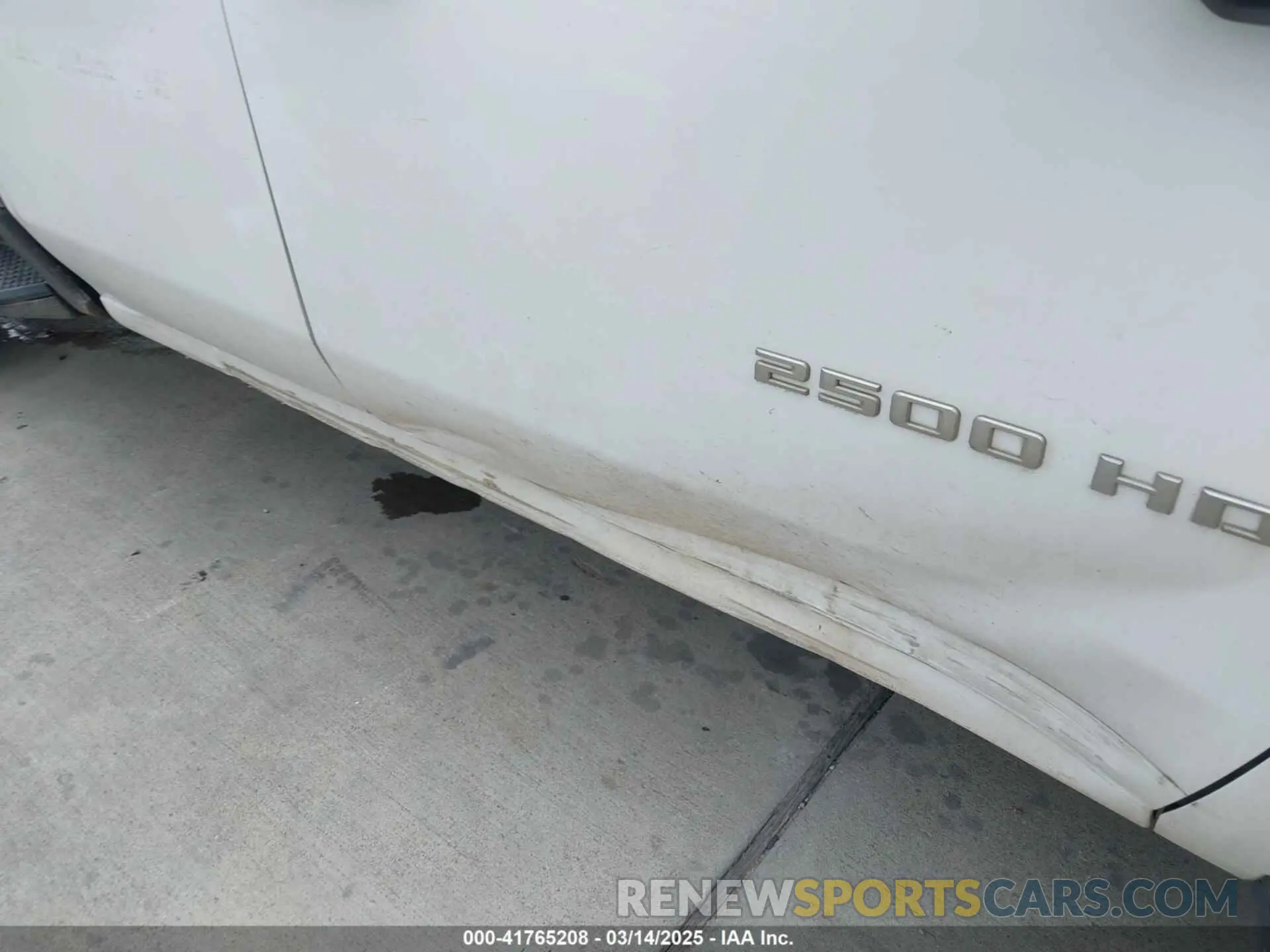 17 Photograph of a damaged car 1GC5YLE7XLF256041 CHEVROLET SILVERADO 2500HD 2020