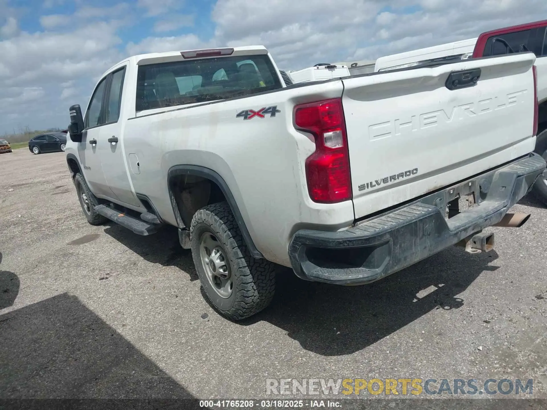 3 Photograph of a damaged car 1GC5YLE7XLF256041 CHEVROLET SILVERADO 2500HD 2020