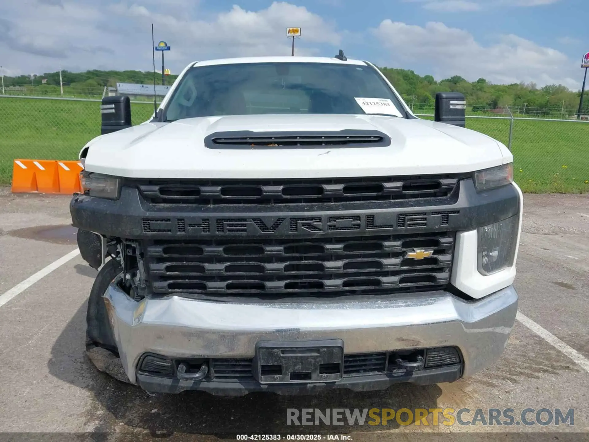 12 Photograph of a damaged car 1GB1WLE70MF215251 CHEVROLET SILVERADO 2500HD 2021