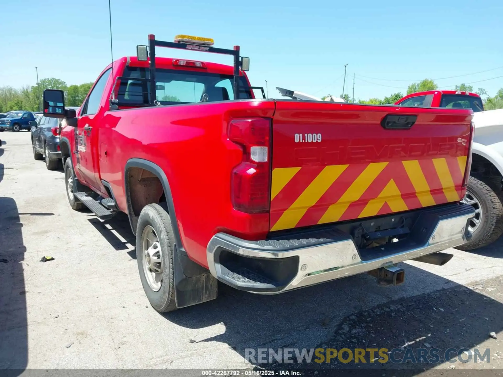 3 Photograph of a damaged car 1GC0WLE71MF129129 CHEVROLET SILVERADO 2500HD 2021